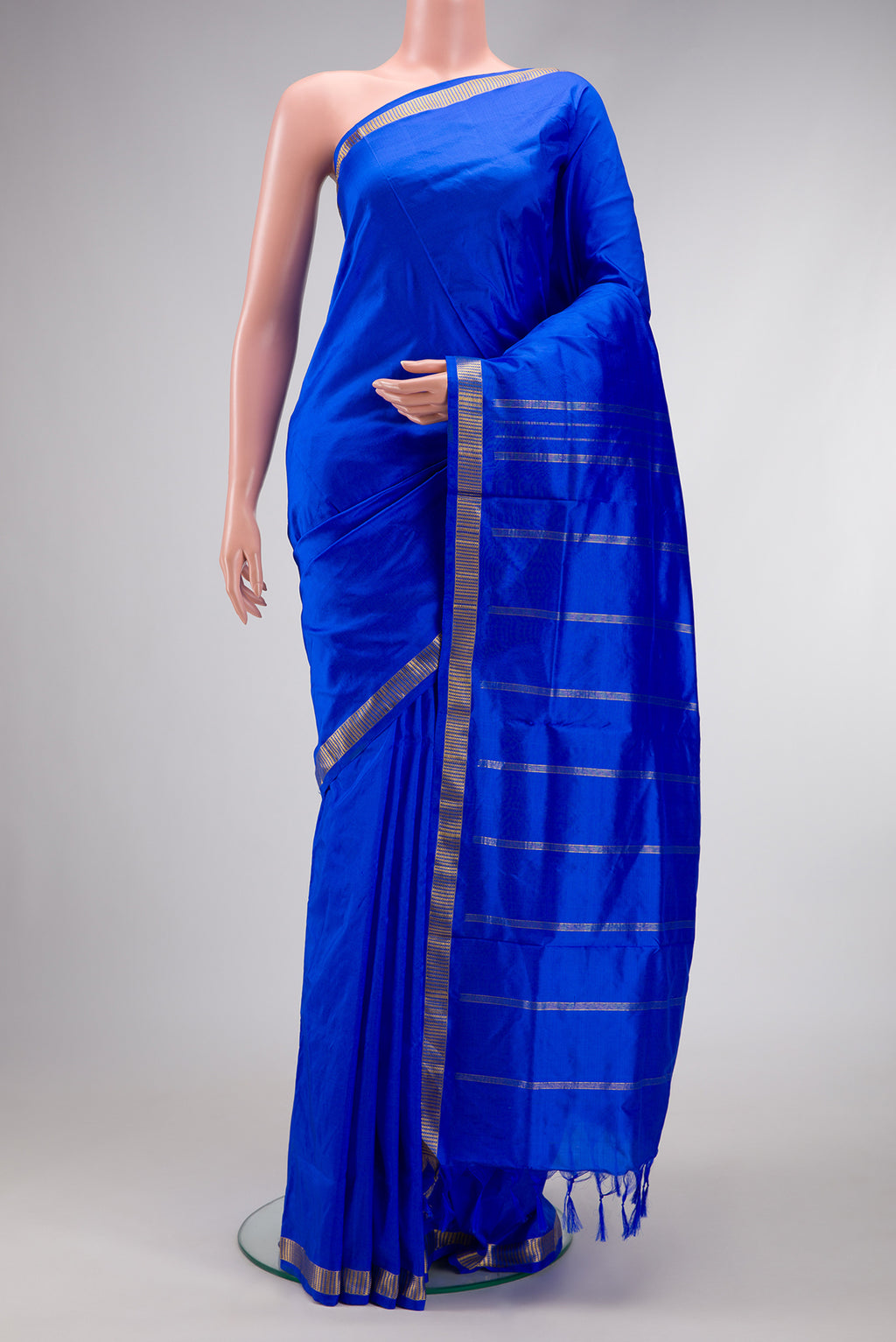 Royal Blue Dual Tone Kanjivaram Silk Nine Yards Saree with Plain Body and Zari Border.  displayed on a mannequin