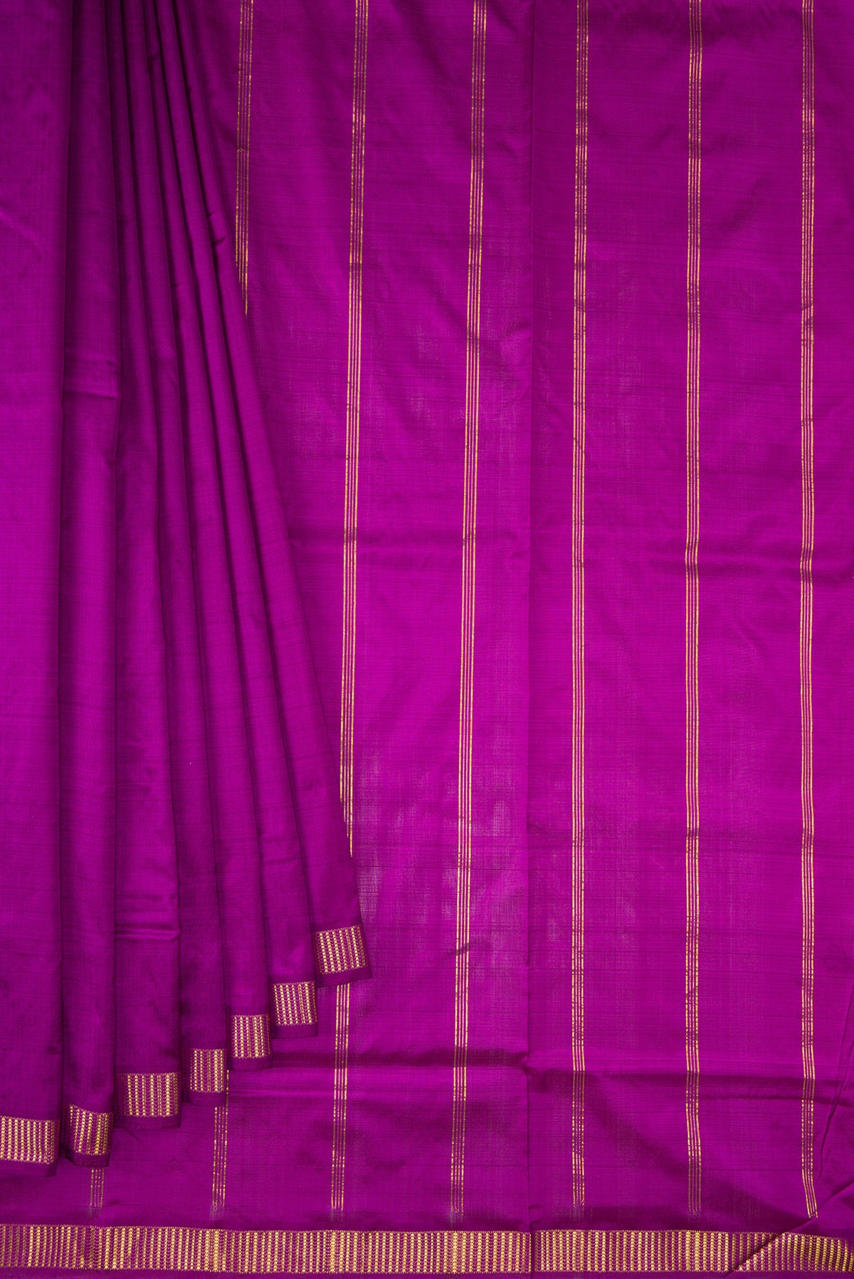 Pleats and pallu of Pure Silk Purple Kanjivaram Nine Yards Saree with Plain Body and Zari Border. 