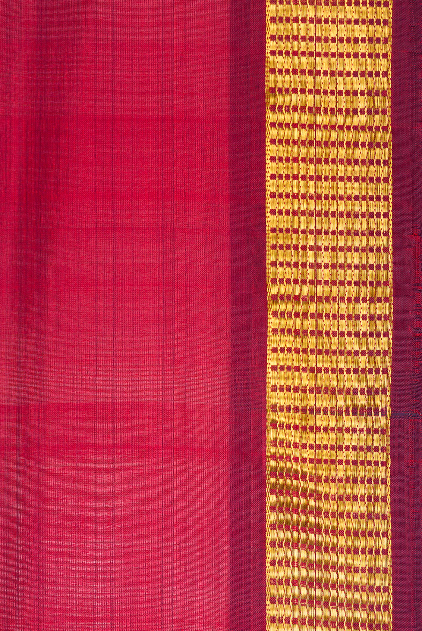 Border image of Maroon Dual Tone Kanjivaram Silk Nine Yards Saree with Plain Body and Zari Border. 