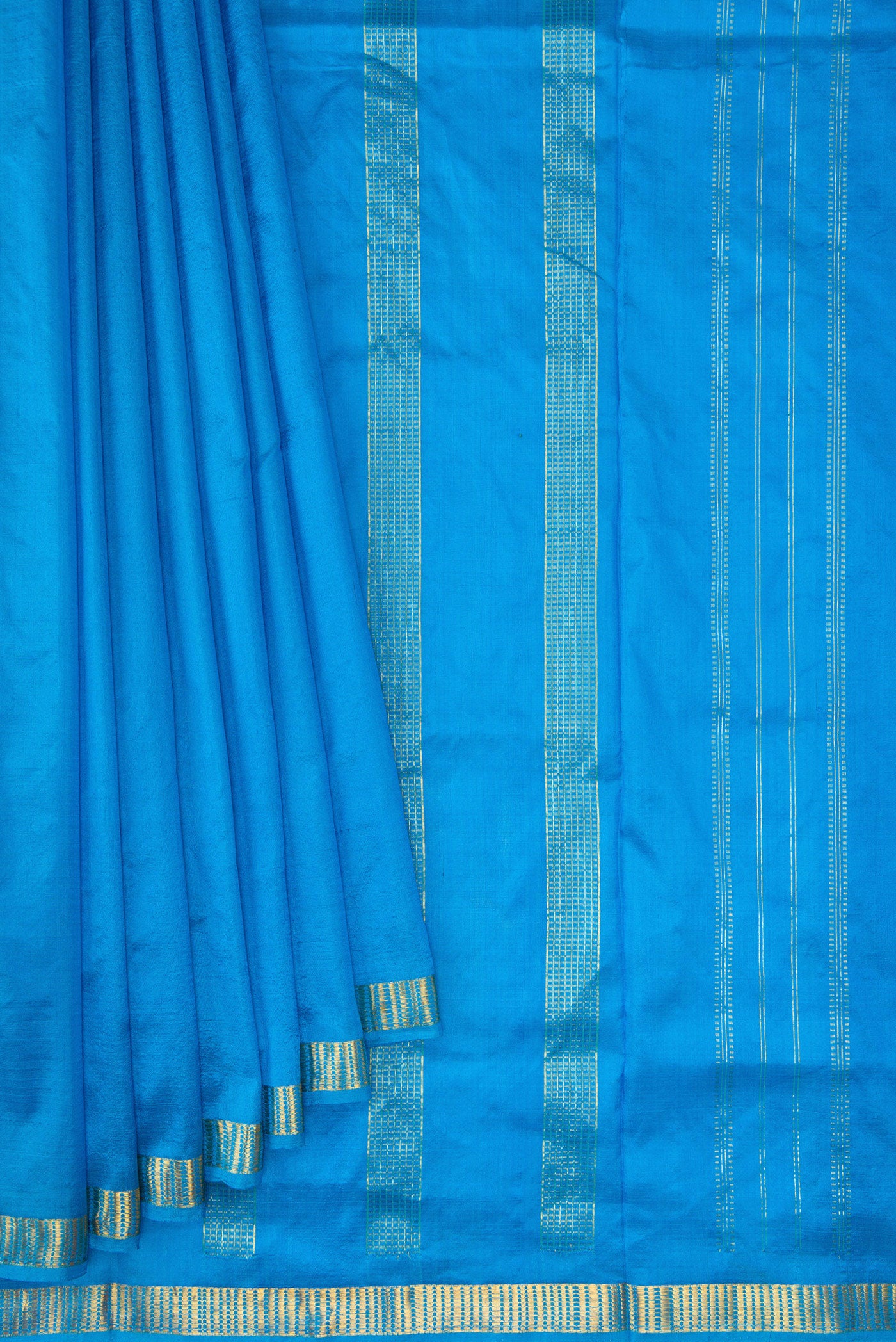 Pleats and pallu of Blue Kanjivaram Silk Nine Yards Saree with Plain Body and Zari Border. 
