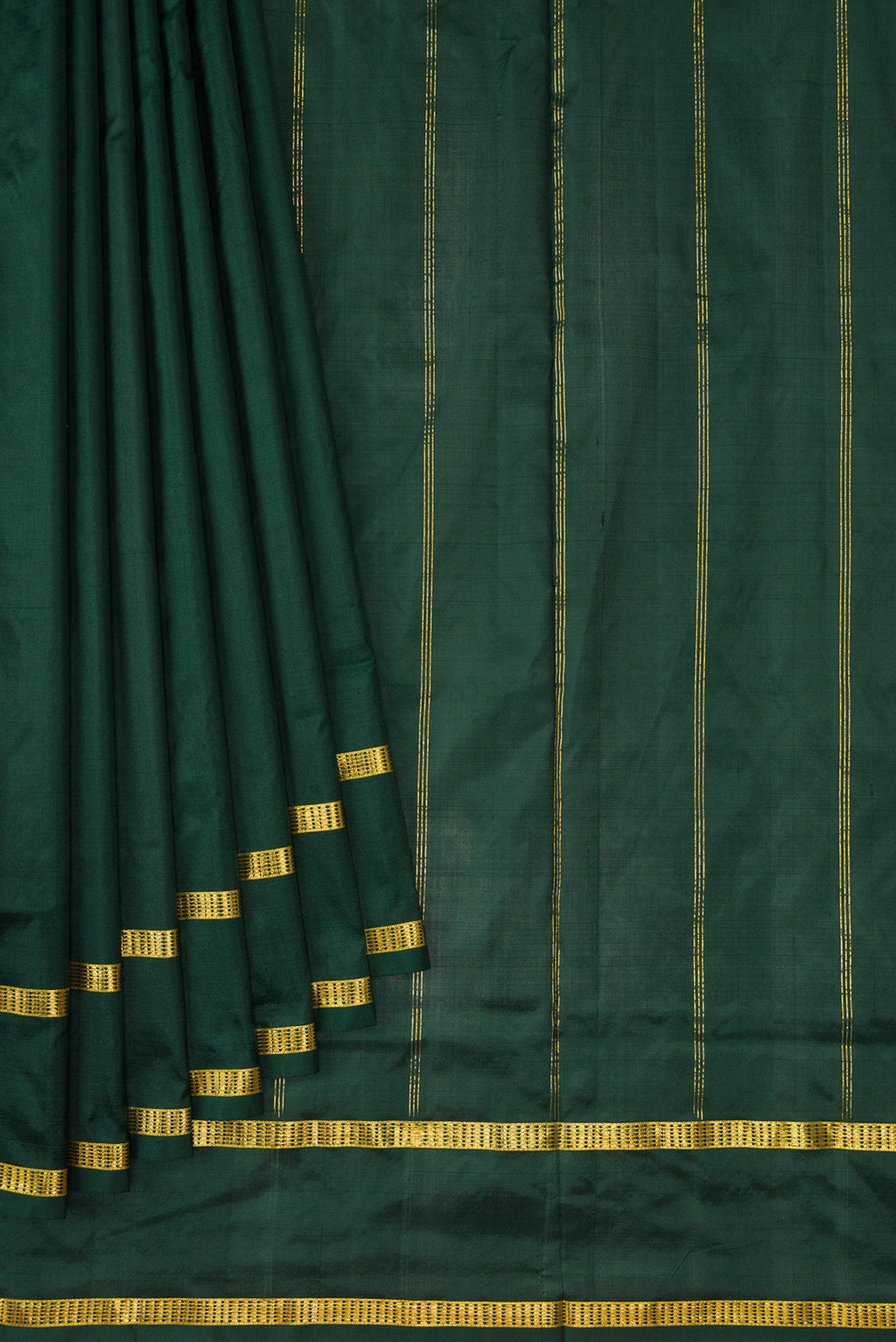Pleats and pallu of Bottle Green Kanchipuram Silk Nine Yards Saree with Plain Body and Zari Border. 