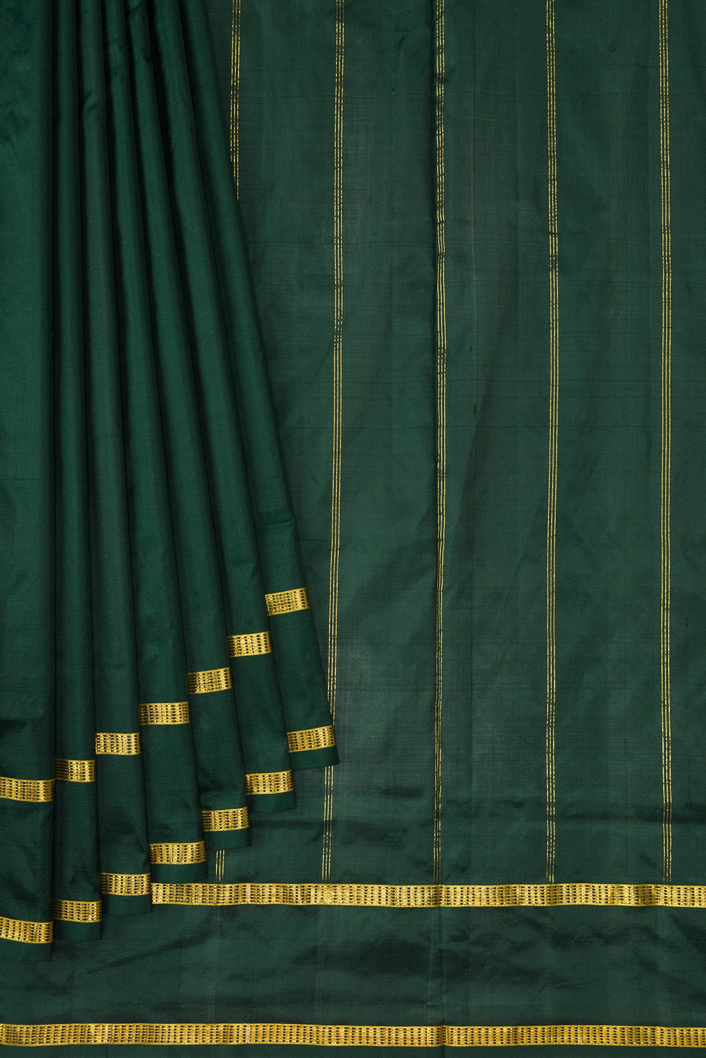 Pleats and pallu of Bottle Green Kanchipuram Silk Nine Yards Saree with Plain Body and Zari Border. 