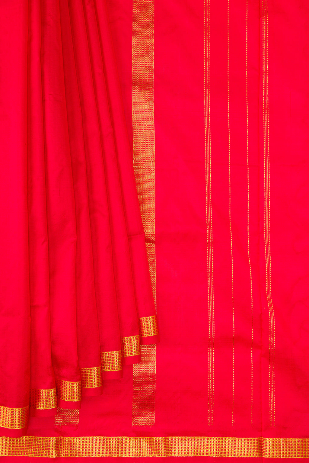 Pleats and pallu of Red Kanjivaram Silk Nine Yards Saree with Plain Body and Zari Border. 