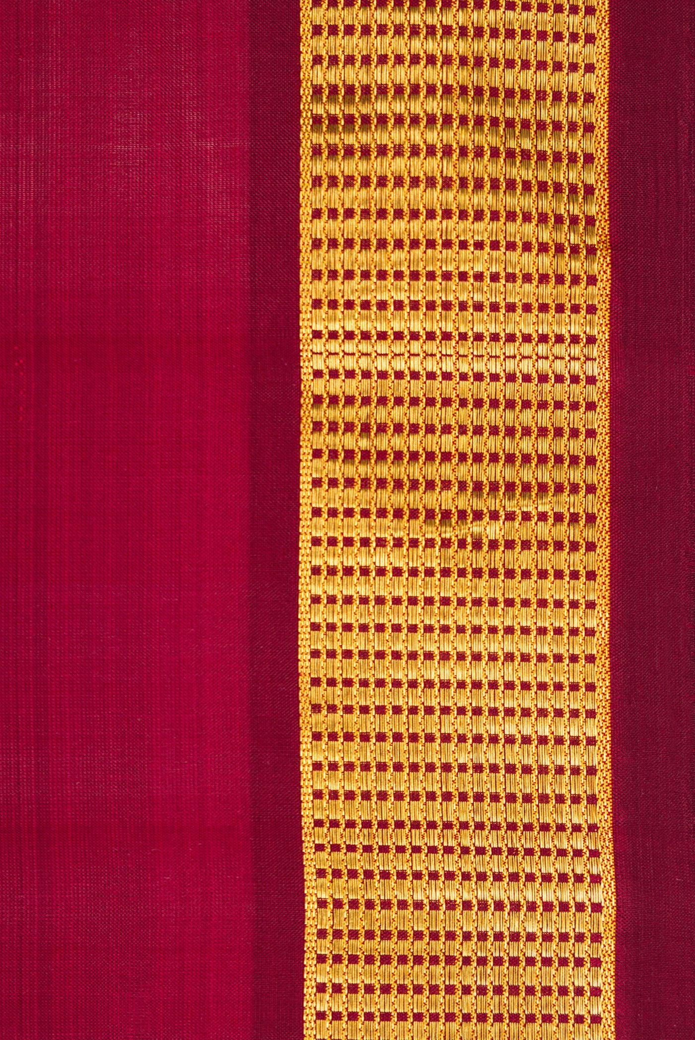 Border image of Maroon Dual Tone Kanjivaram Silk Nine Yards Saree with Plain Body and Zari Border. 
