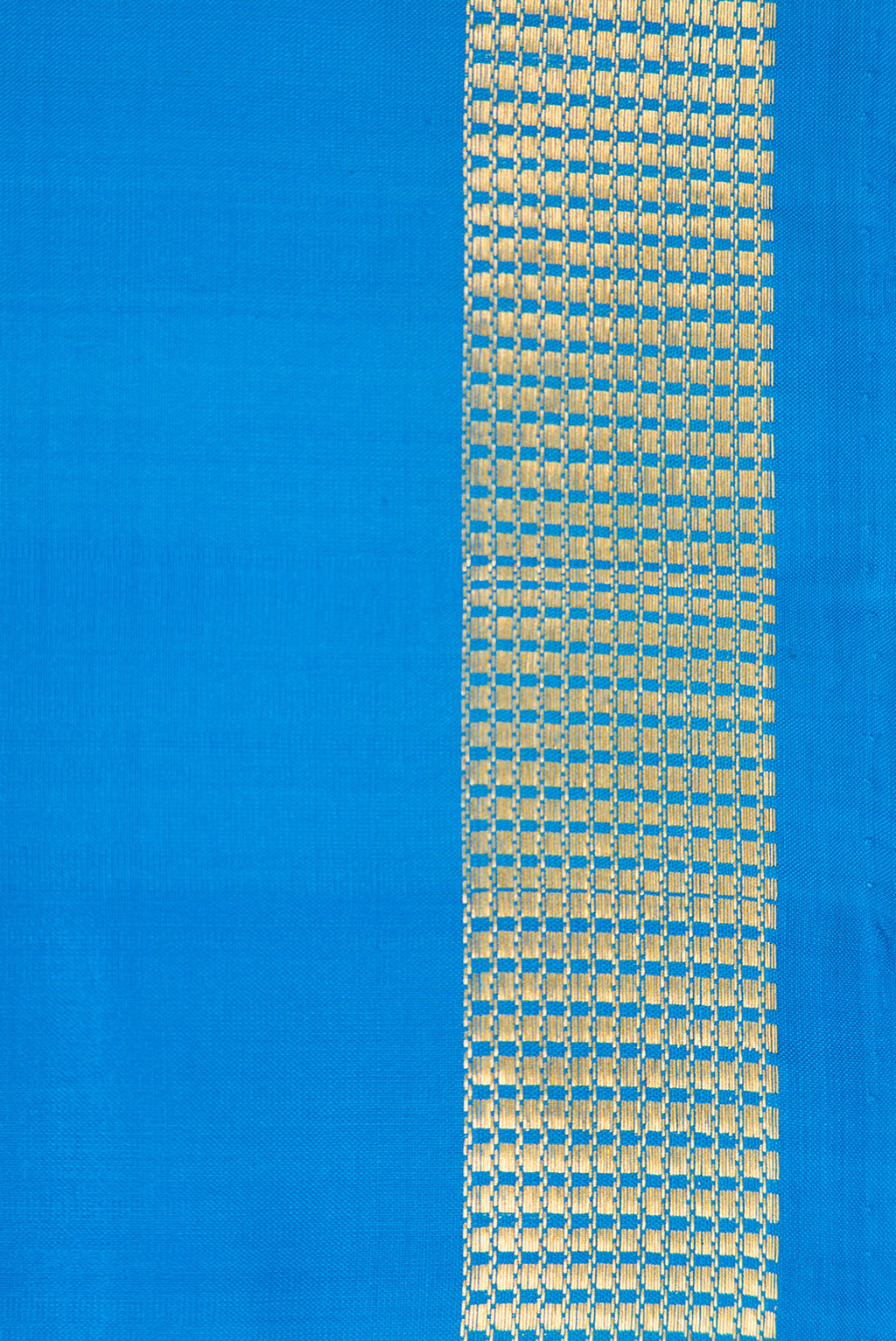 Border image of Sky Blue Dual Tone Kanjivaram Silk Nine Yards Saree with Plain Body and Zari Border. 