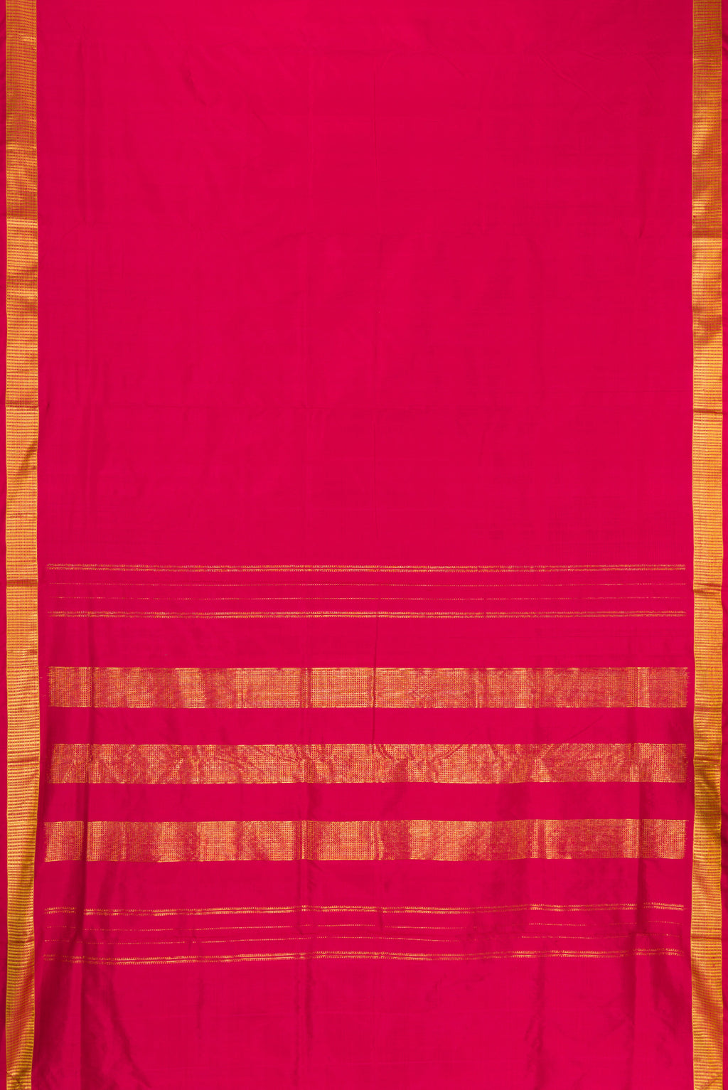 Flat view of Dark Pink Dual Tone Kanchipuram Silk Nine Yards Saree with Plain Body and Zari Border. 