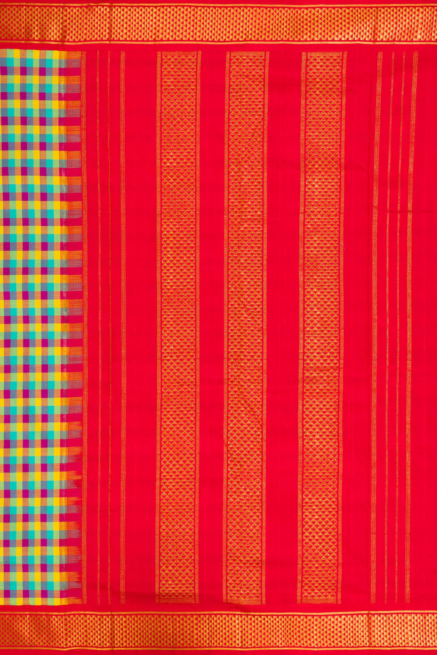 Close up image of the pallu of Pure Silk Pure Zari Sea Green , Yellow and Dark PInk Color Kanchipuram Nine Yards Saree with Checked design on the body and Zari Border. 