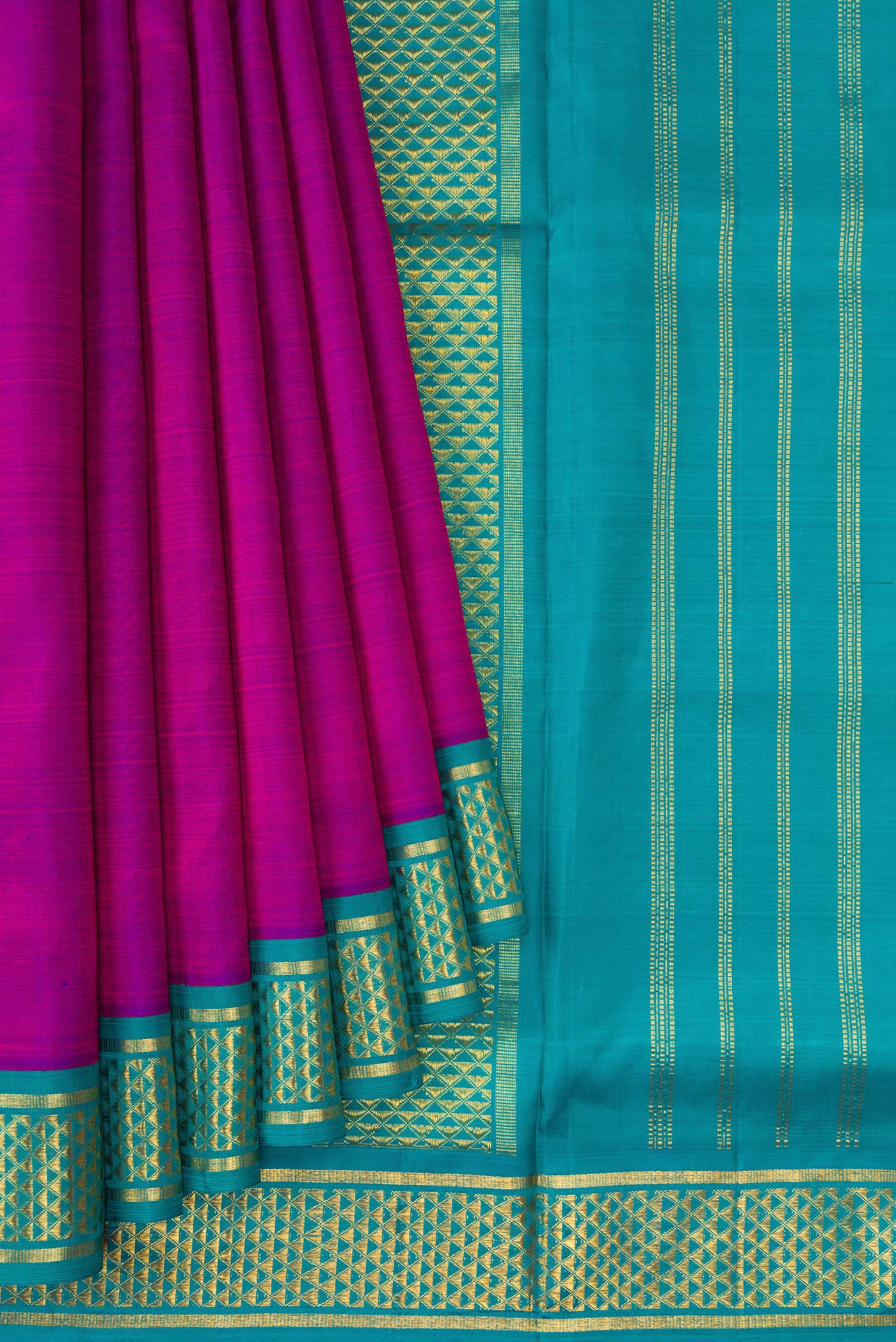 Pleats and pallu of Pure Silk Pure Zari Purple Kanchipuram Nine Yards Saree with Plain Body and Zari Border. 