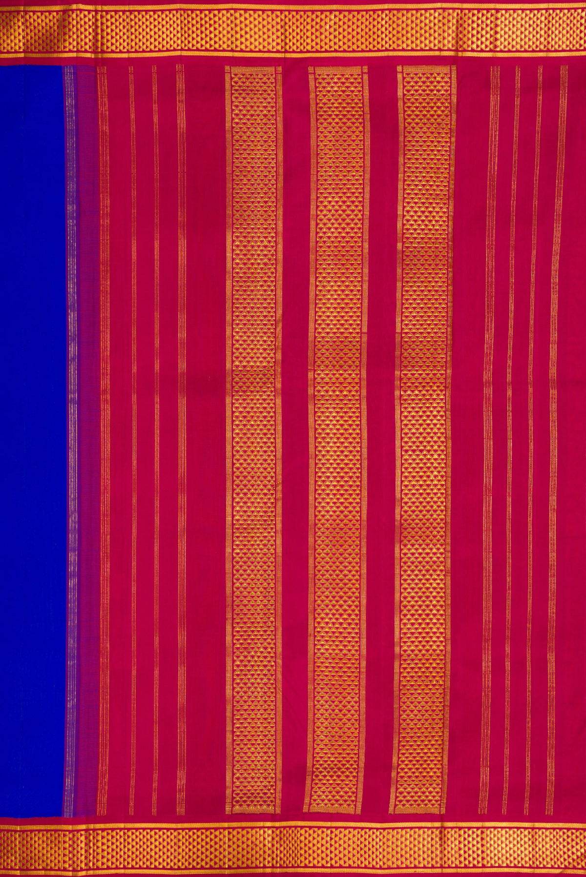Close up image of the pallu of Pure Silk Pure Zari Royal Blue Dual Tone Kanchipuram Nine Yards Saree with Plain Body and Zari Border. 