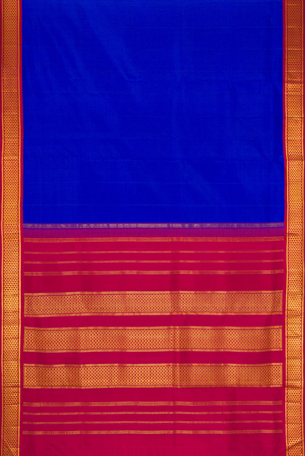 Flat view of Pure Silk Pure Zari Royal Blue Dual Tone Kanchipuram Nine Yards Saree with Plain Body and Zari Border. 