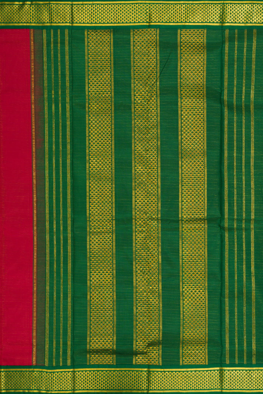 Close up image of the pallu of Pure Silk Pure Zari Maroon Dual Tone Kanchipuram Nine Yards Saree with Plain Body and Zari Border. 