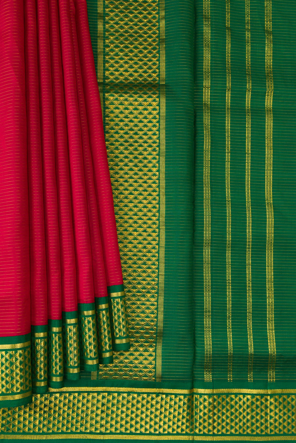 Pleats and pallu of Pure Silk Pure Zari Maroon Dual Tone Kanchipuram Nine Yards Saree with Plain Body and Zari Border. 