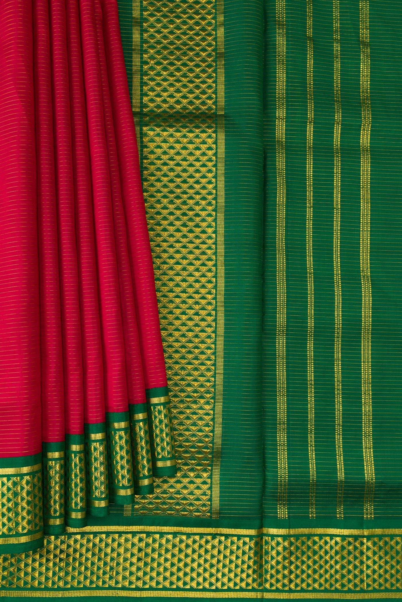 Pleats and pallu of Pure Silk Pure Zari Maroon Dual Tone Kanchipuram Nine Yards Saree with Plain Body and Zari Border. 