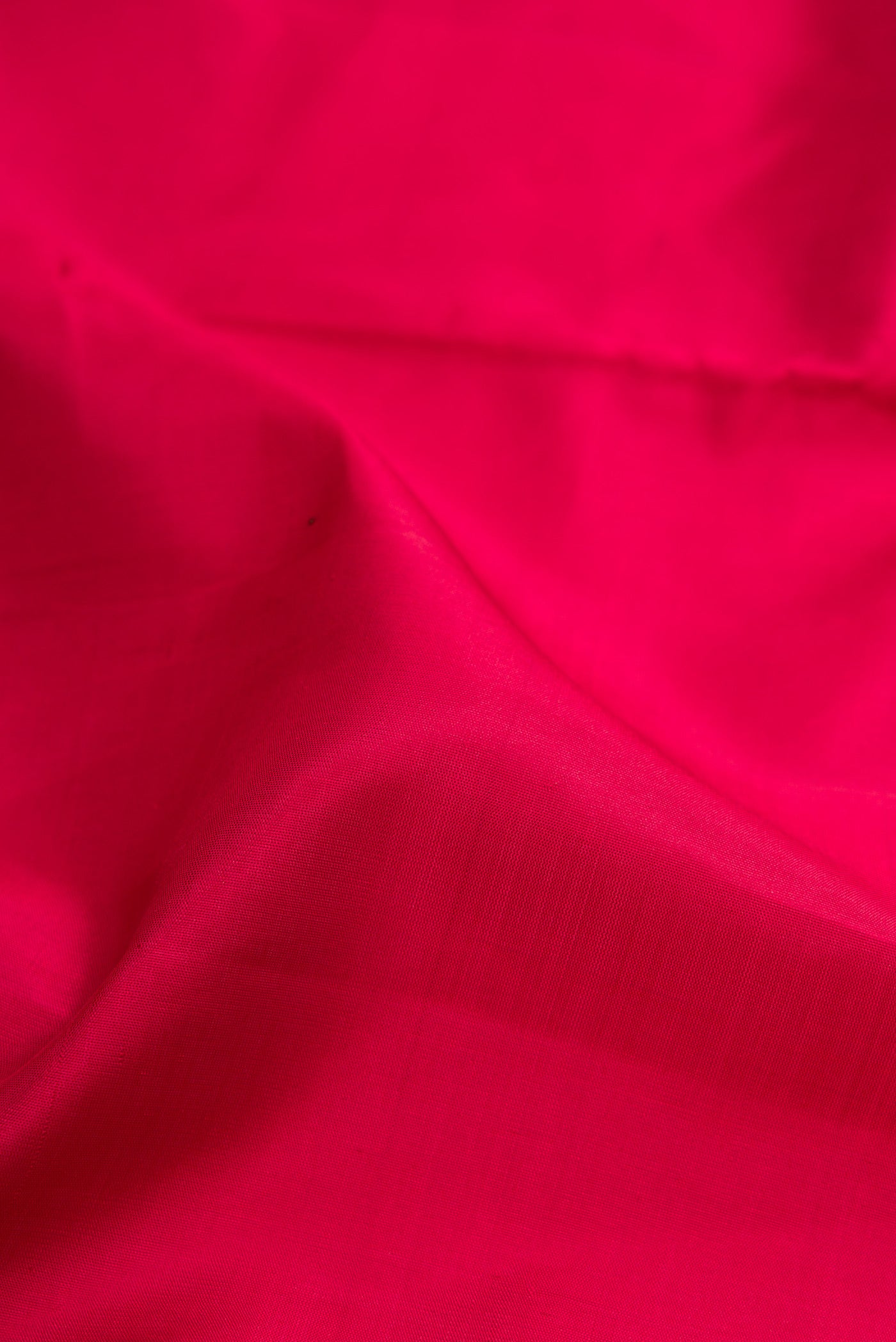 Close up of Pure Silk Pure Zari Maroon Kanchipuram Nine Yards Saree with Plain Body and Zari Border.  displaying folds