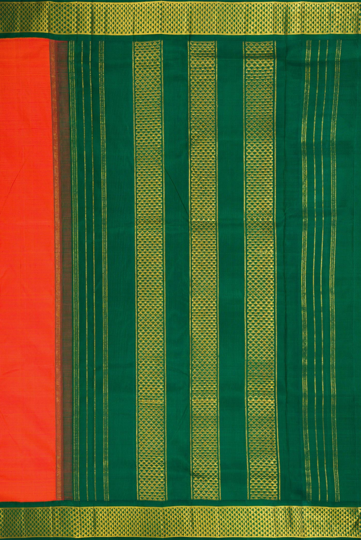 Close up image of the pallu of Orange Dual Tone Kanchipuram Silk Nine Yards Saree with Plain Body and Zari Border. 