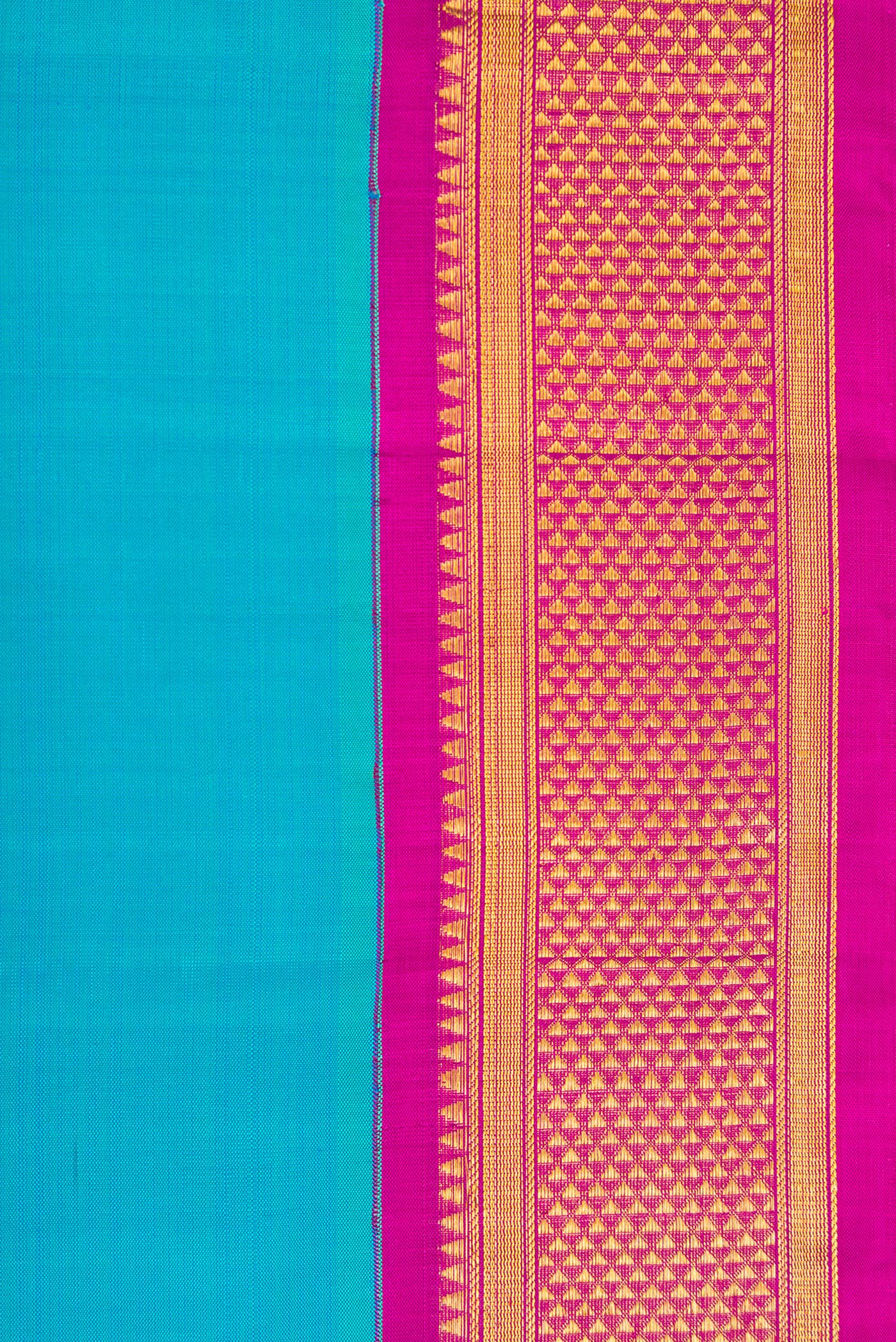 Border image of Pure Silk Pure Zari Sky Blue Dual Tone Kanchipuram Nine Yards Saree with Plain Body and Zari Border. 