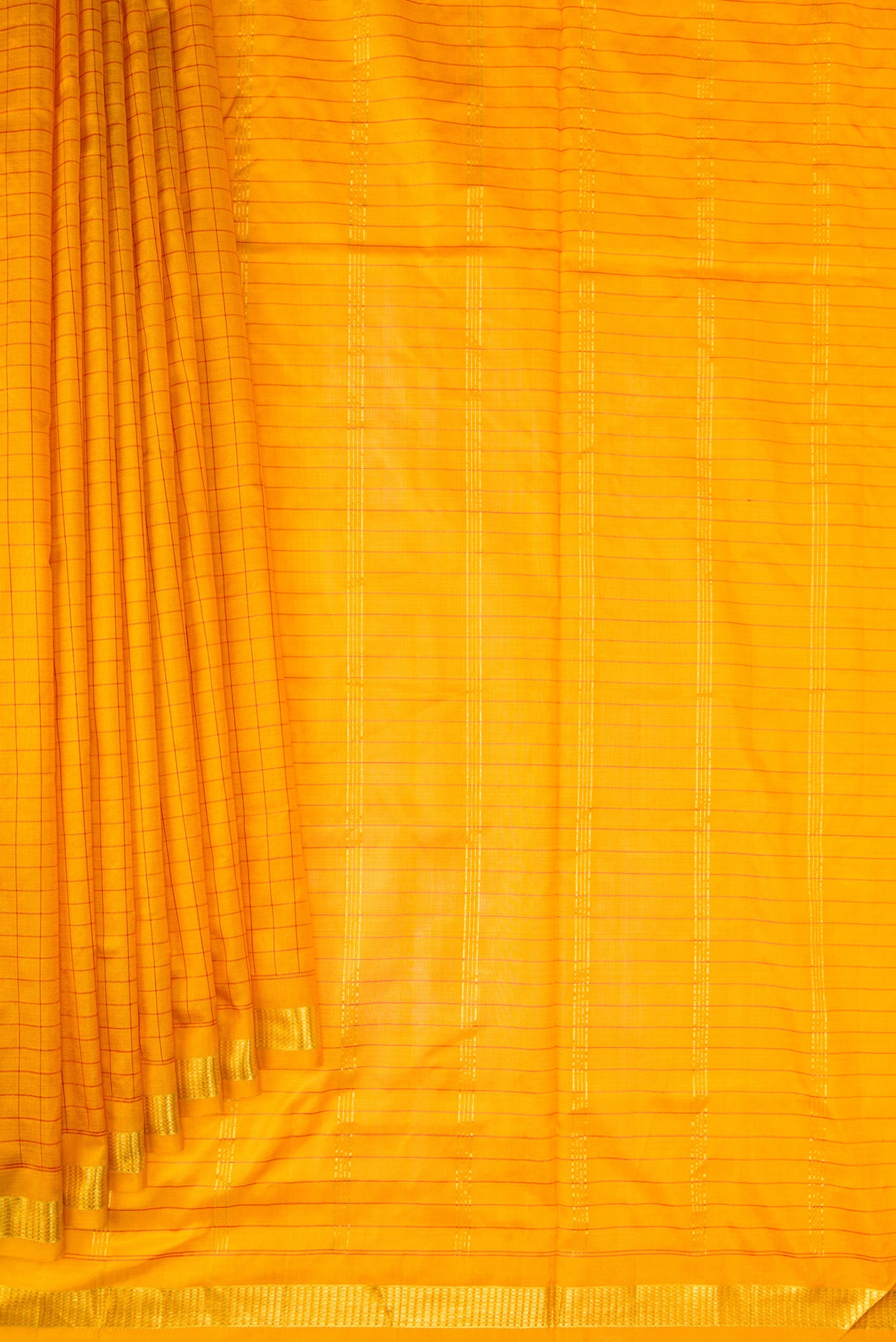 Pleats and pallu of Mustard Dual Tone Kanchipuram Silk Nine Yards Saree with Checked design on the body and Zari Border. 