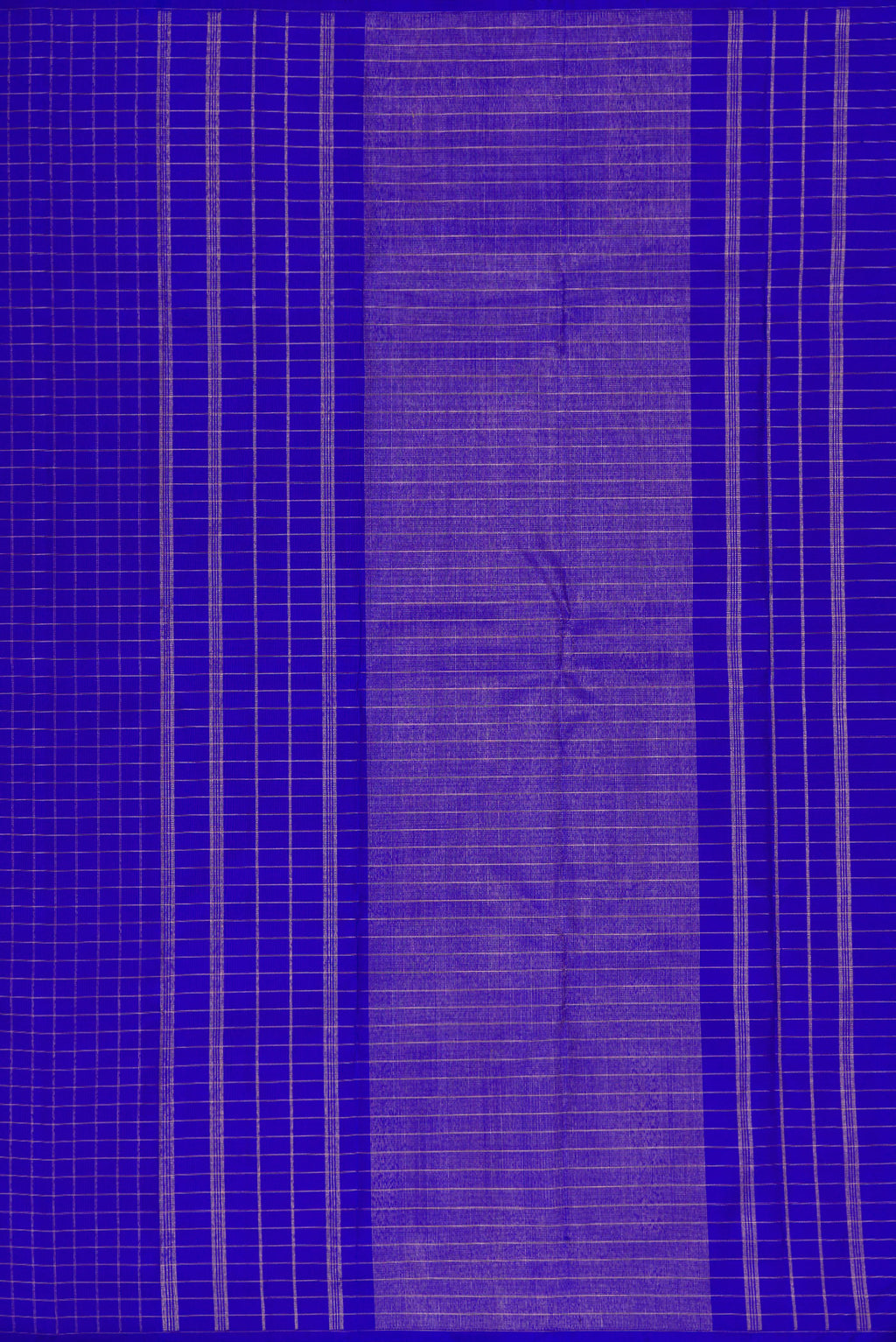 Close up image of the pallu of Pure Silk Pure Zari Royal Blue Dual Tone Kanchipuram Saree with Checked design on the body and Without Border. 