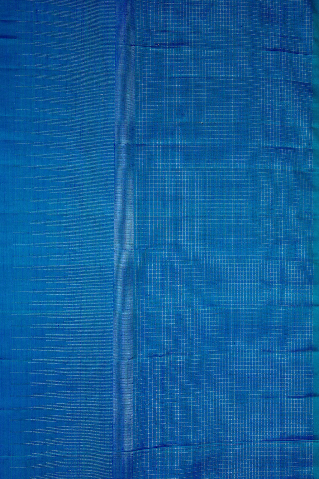 Border image of Pure Silk Pure Zari Peacock Blue Dual Tone Kanchipuram Saree with Zari Butta on the body and Zari Border. 