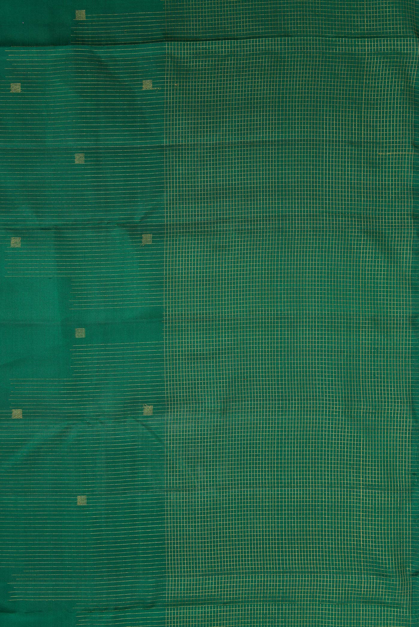 Border image of Pure Silk Pure Zari Bottle Green Dual Tone Kanchipuram Saree with Zari Butta on the body and Fancy Border. 