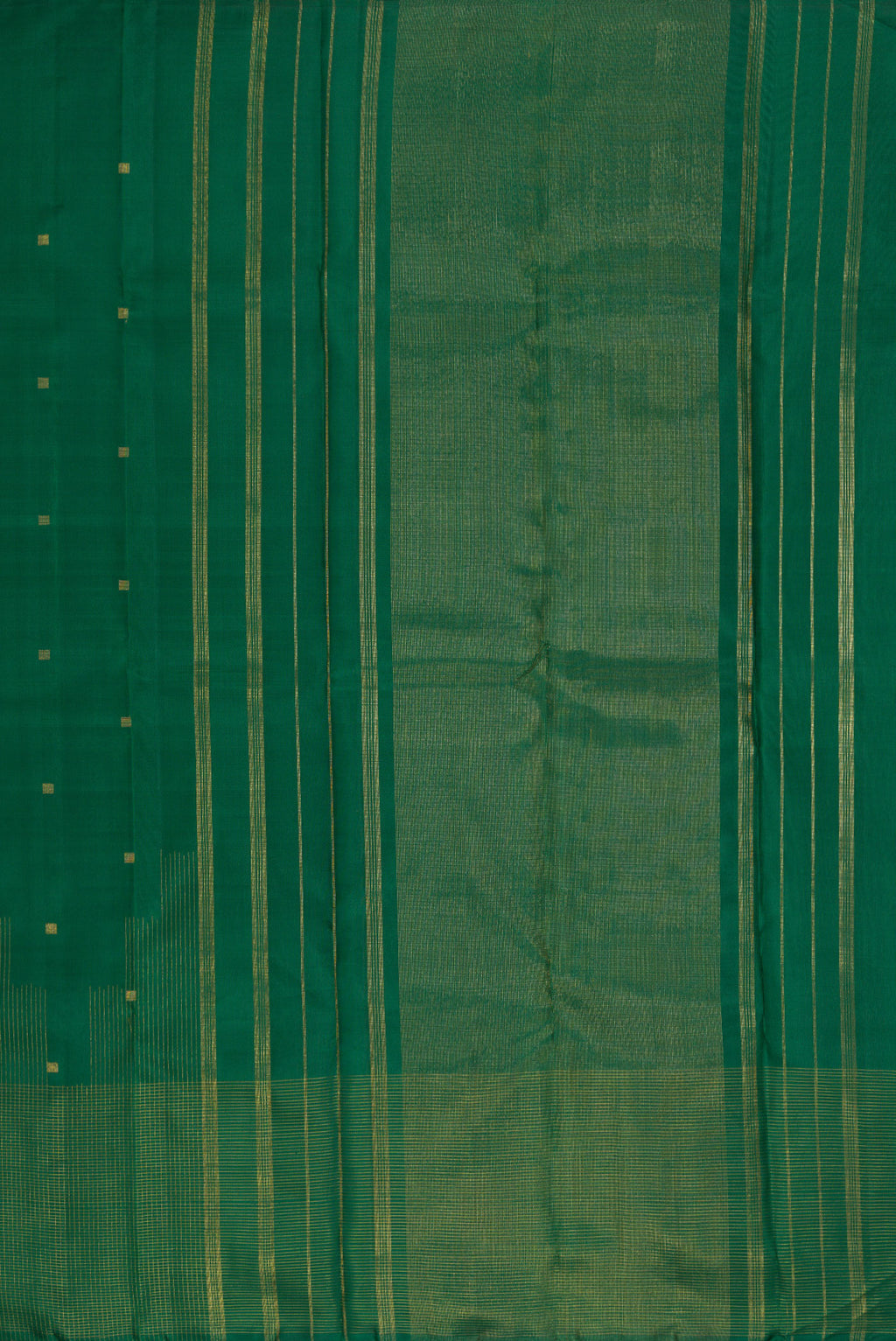 Close up image of the pallu of Pure Silk Pure Zari Bottle Green Dual Tone Kanchipuram Saree with Zari Butta on the body and Fancy Border. 