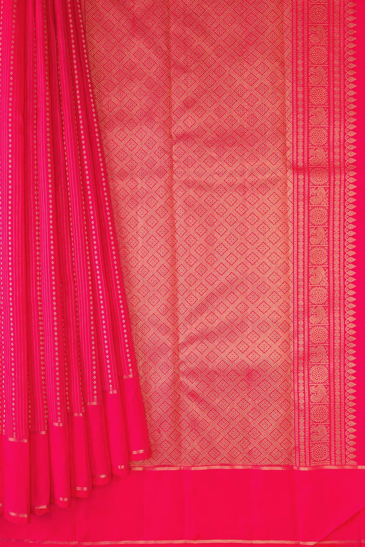 Pleats and pallu of Pink Dual Tone Kanchipuram Silk Saree with Stripes on the body and Zari Border. 