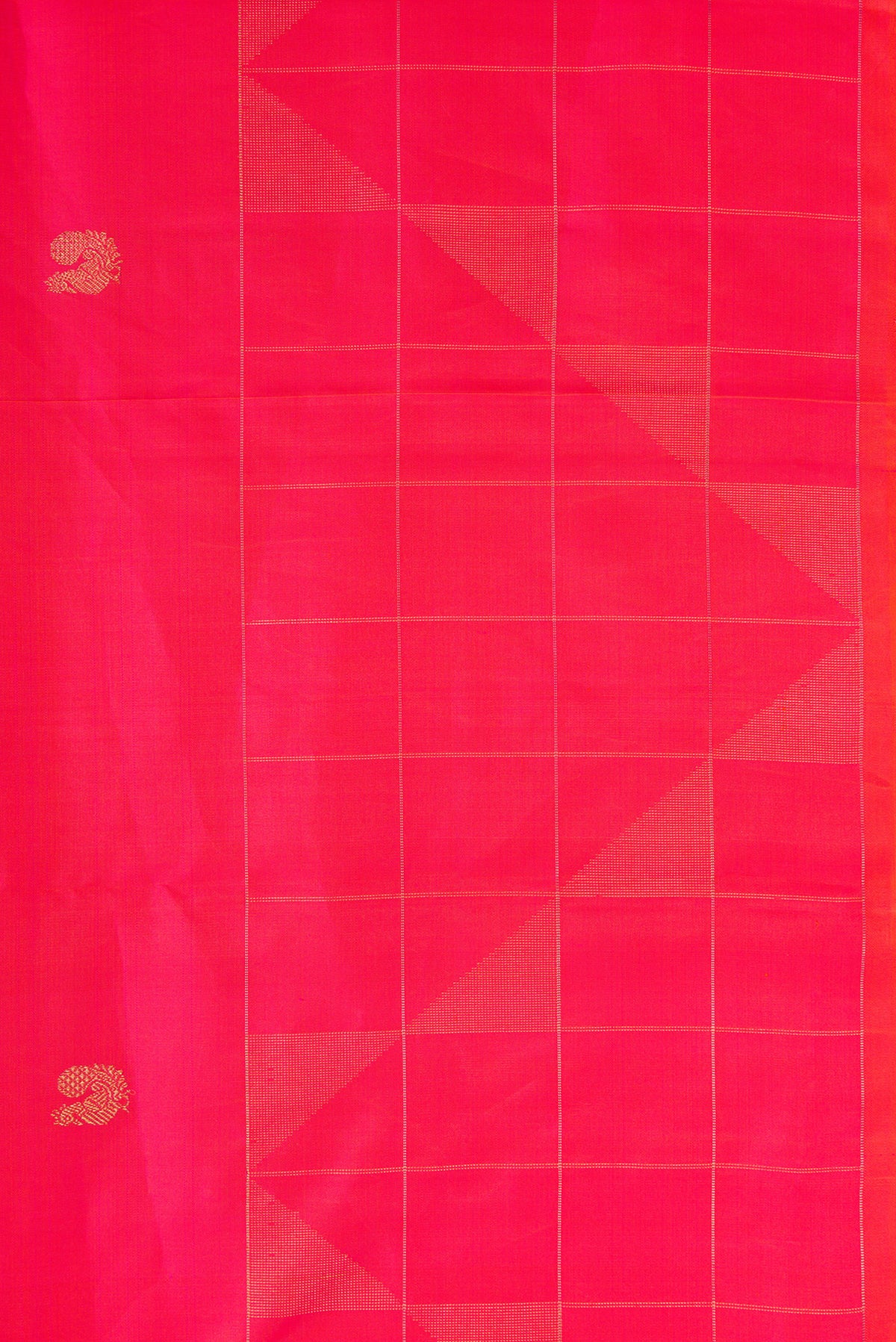 Border image of Pure Silk Pure Zari Coral Dual Tone Kanchipuram Saree with Zari Butta on the body and Fancy Border. 
