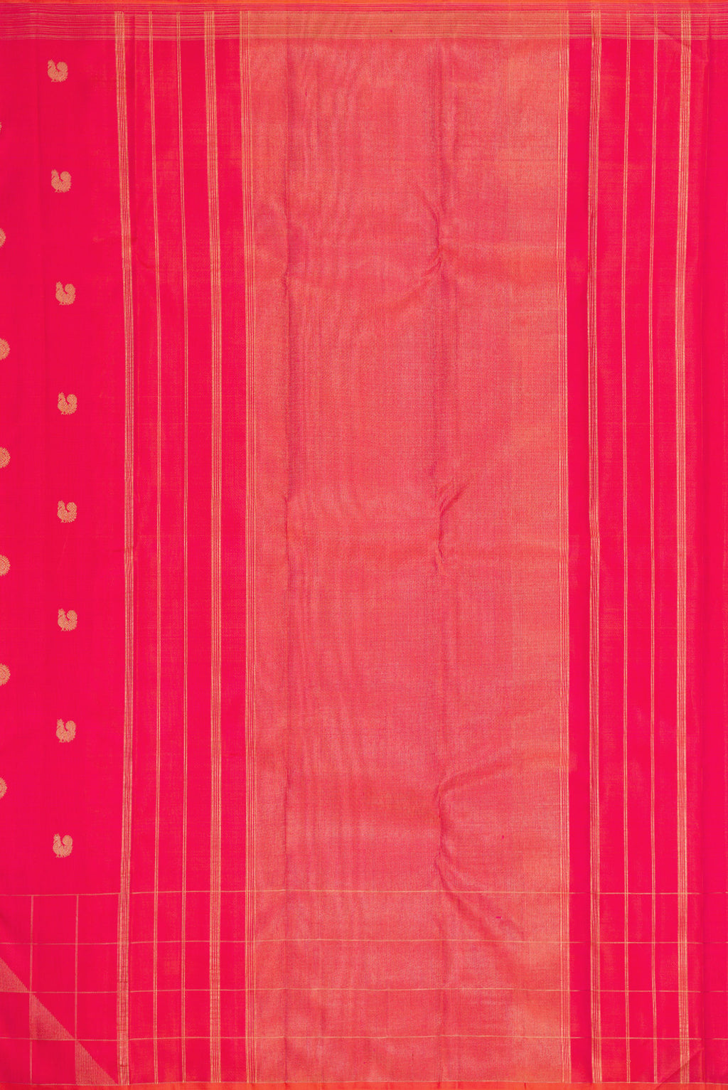 Close up image of the pallu of Pure Silk Pure Zari Coral Dual Tone Kanchipuram Saree with Zari Butta on the body and Fancy Border. 