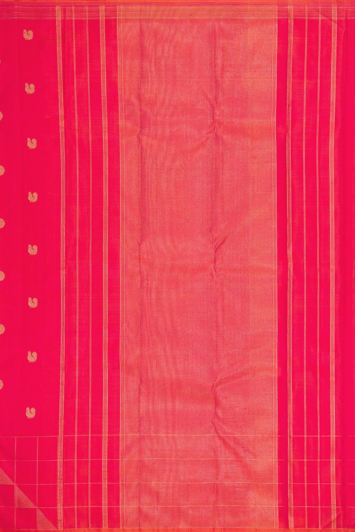 Close up image of the pallu of Pure Silk Pure Zari Coral Dual Tone Kanchipuram Saree with Zari Butta on the body and Fancy Border. 