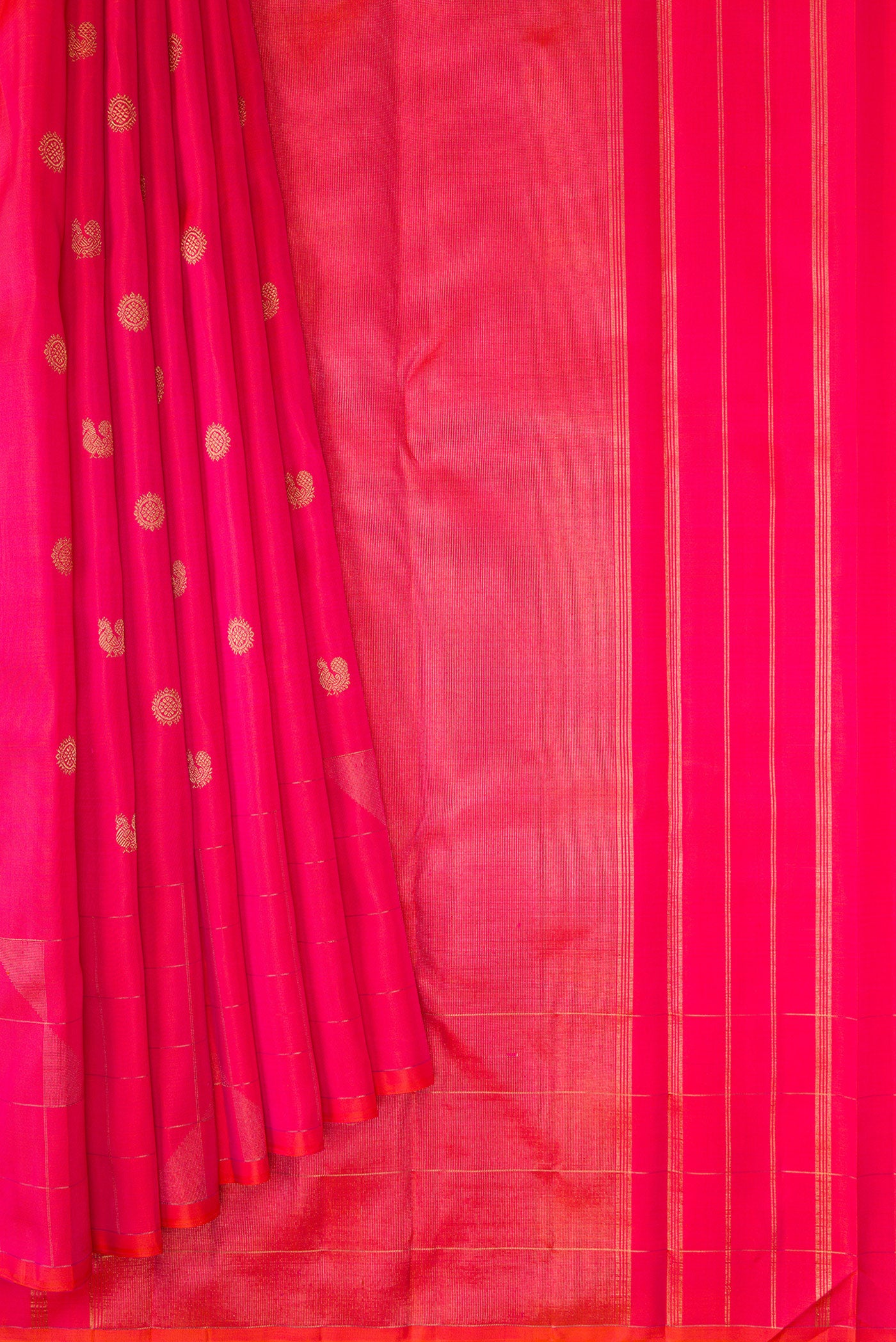 Pleats and pallu of Pure Silk Pure Zari Coral Dual Tone Kanchipuram Saree with Zari Butta on the body and Fancy Border. 