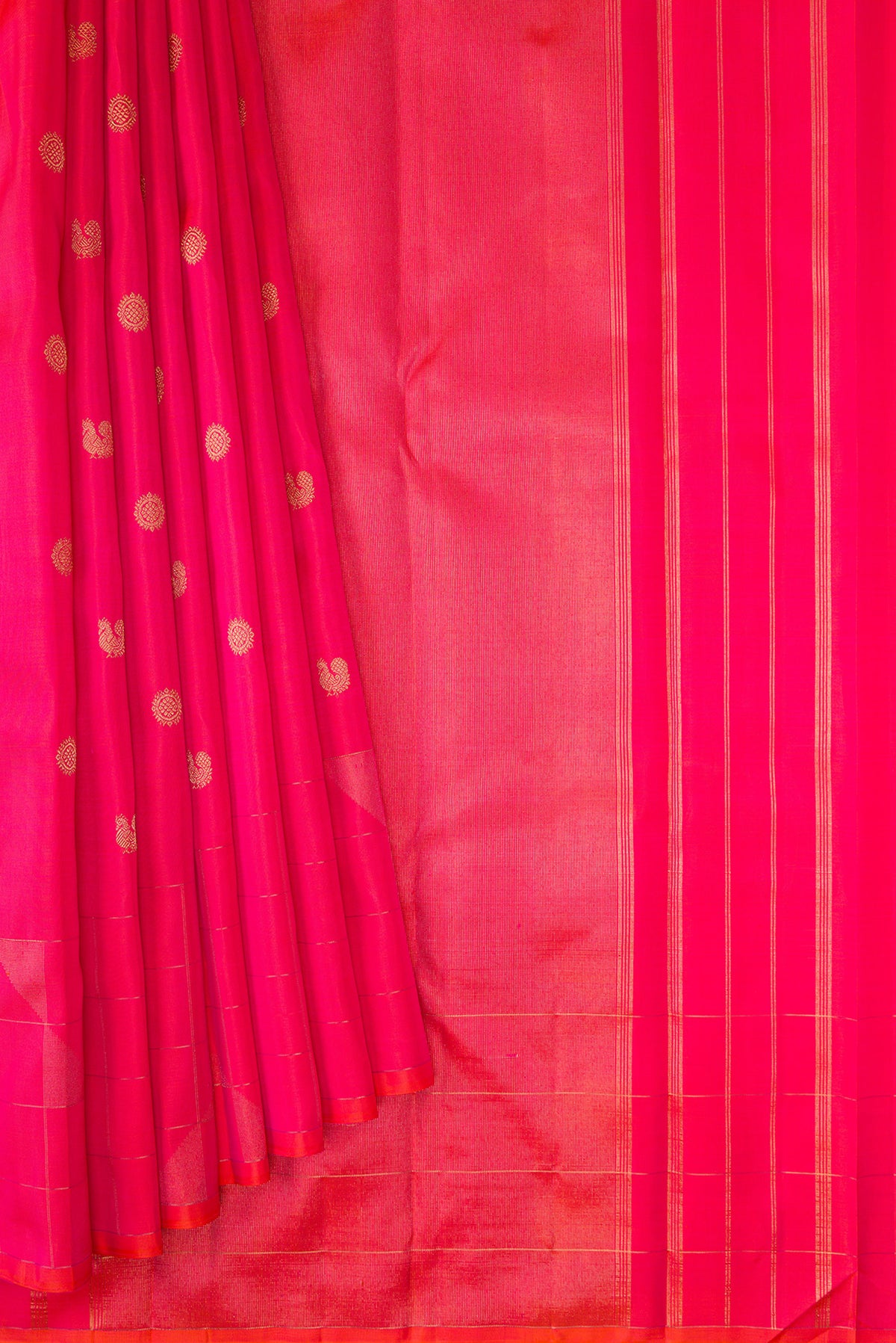 Pleats and pallu of Pure Silk Pure Zari Coral Dual Tone Kanchipuram Saree with Zari Butta on the body and Fancy Border. 