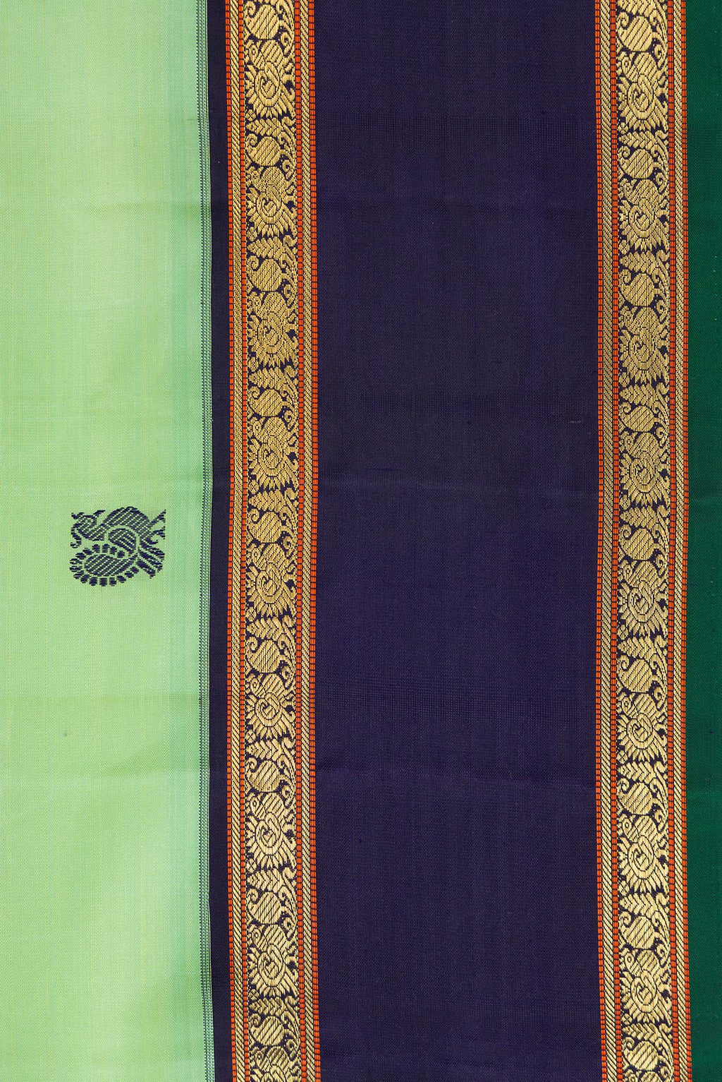 Border image of Pure Silk Pure Zari Green Dual Tone Kanchipuram Saree with Thread Butta on the body and Zari And Thread Border. 