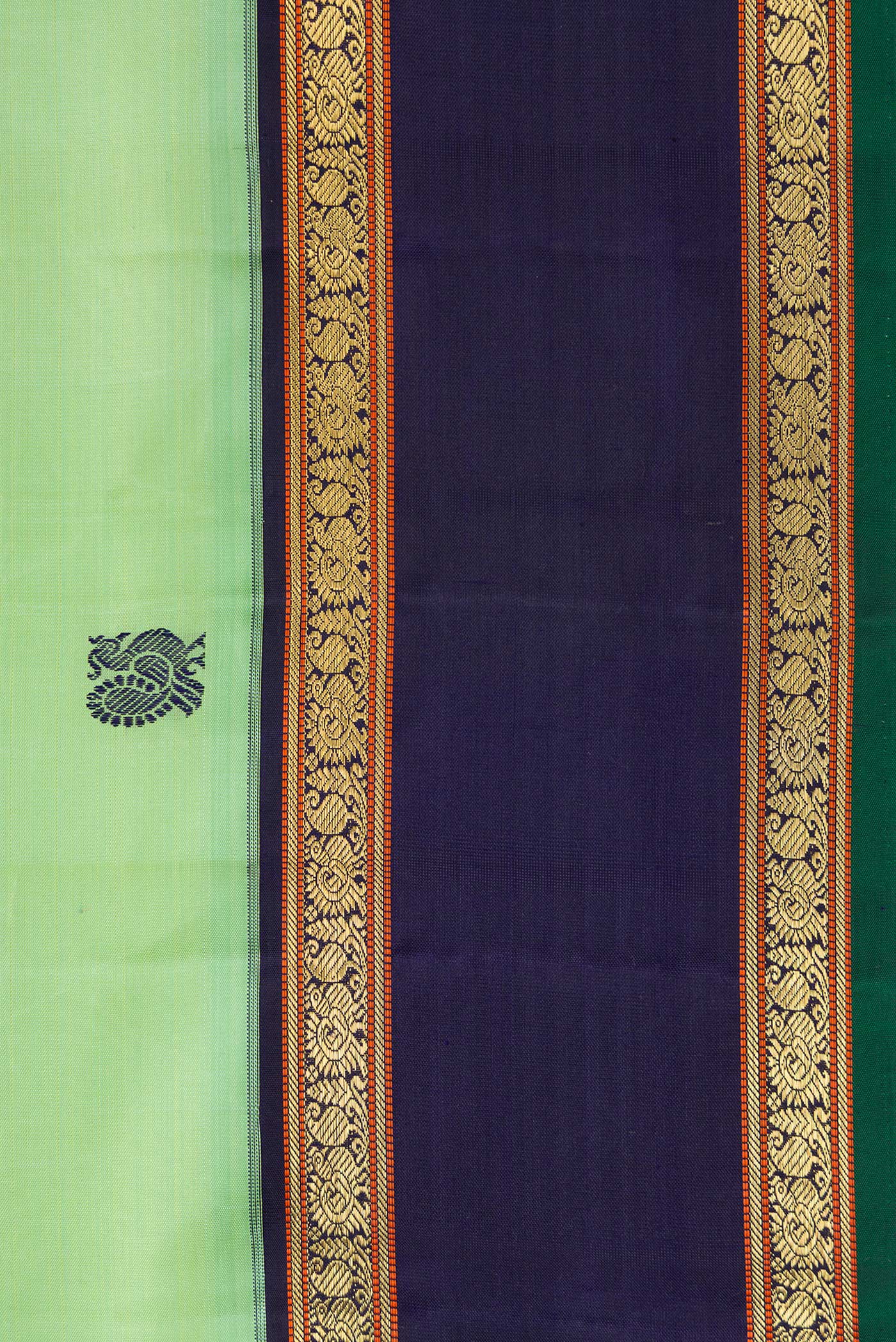 Border image of Pure Silk Pure Zari Green Dual Tone Kanchipuram Saree with Thread Butta on the body and Zari And Thread Border. 