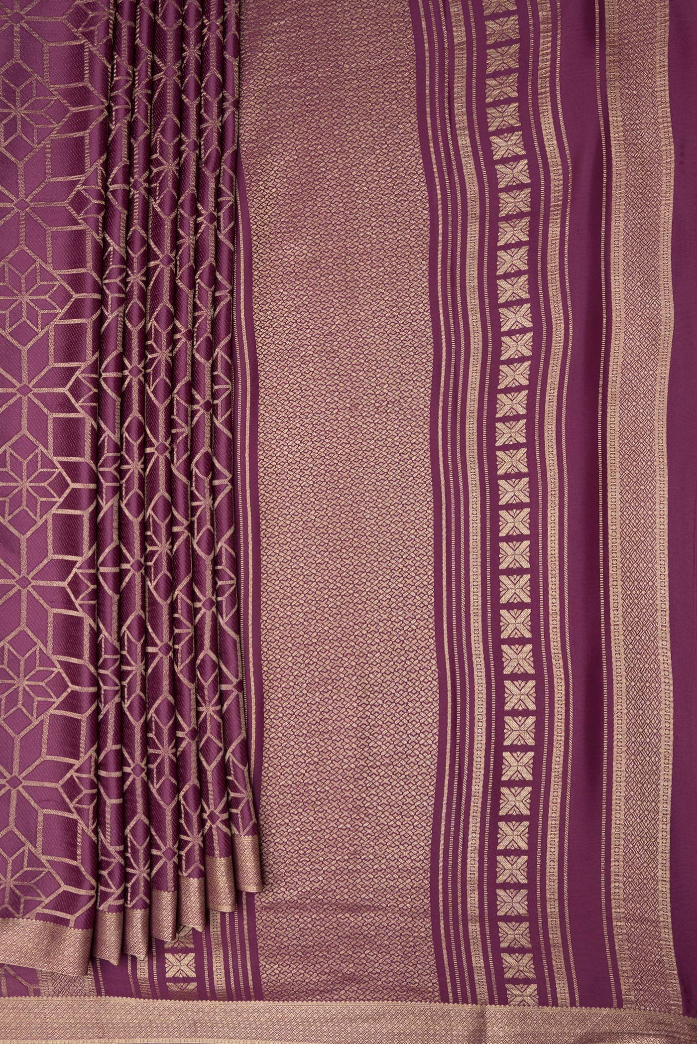 Pleats and pallu of Purple Dual Tone Mysore Crepe Saree with Zari Brocade on the body and Zari Border. 