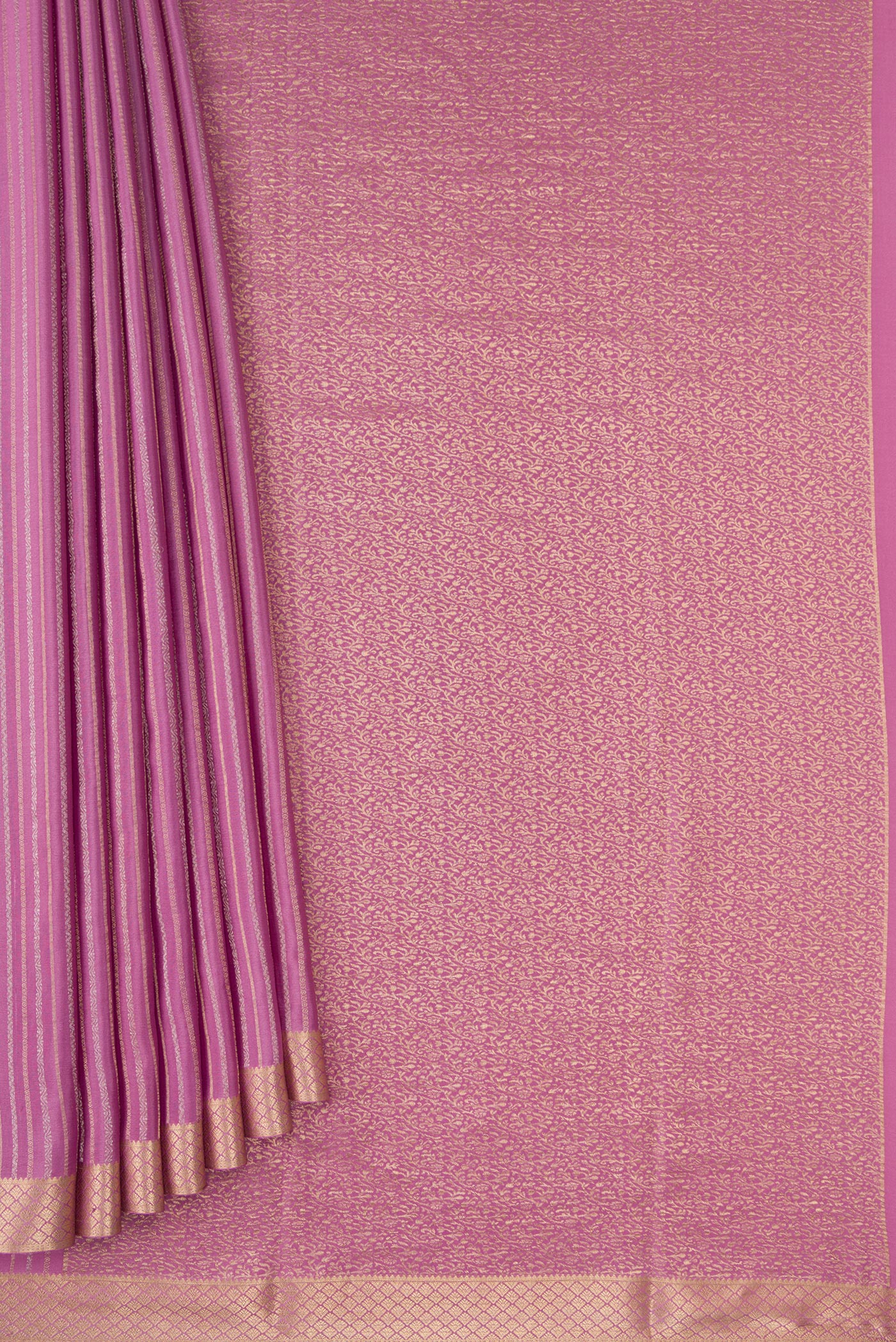 Pleats and pallu of Lavender Dual Tone Mysore Crepe Saree with Stripes on the body and Zari Border. 