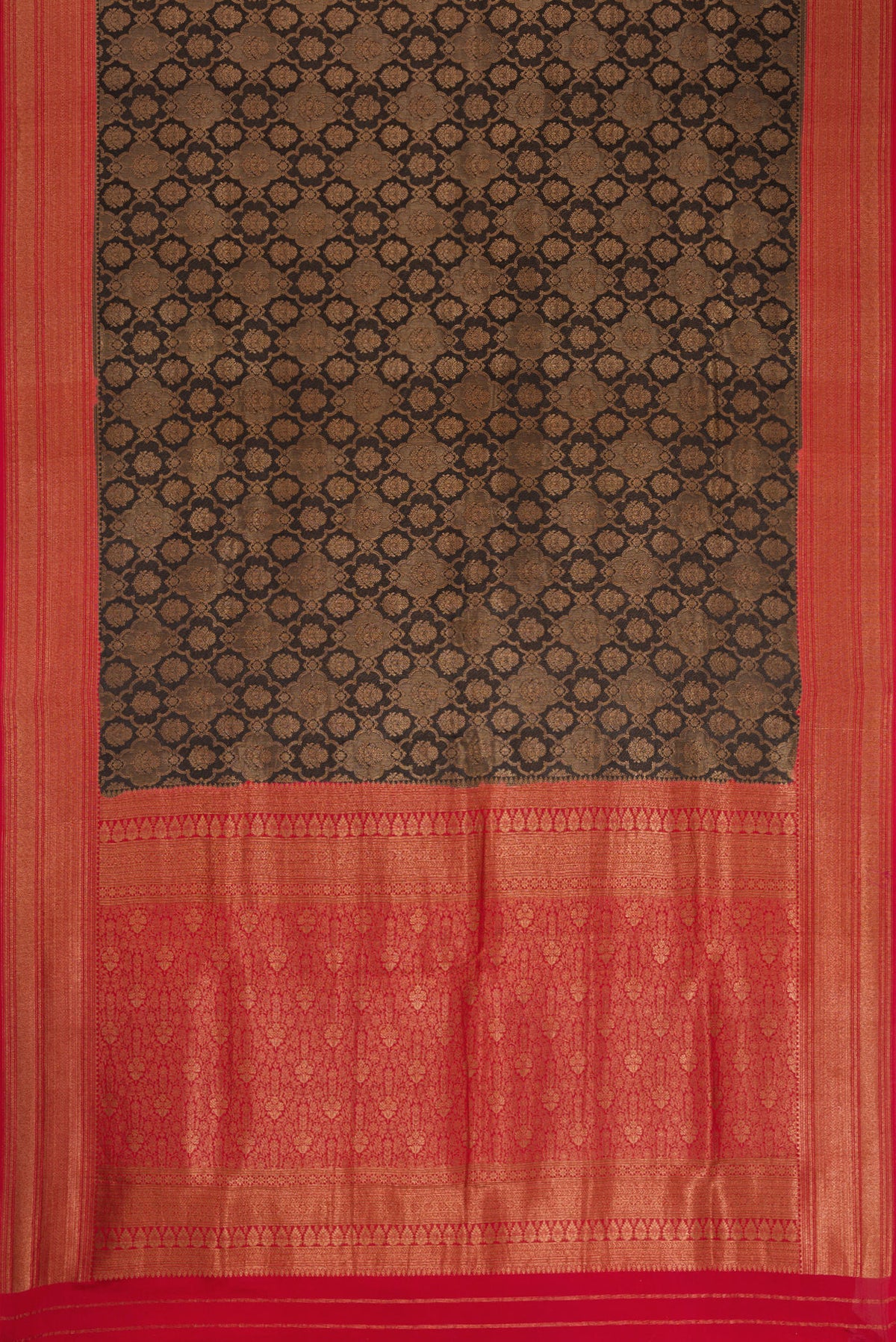 Flat view of Black Dual Tone Mysore Crepe Saree with Zari Brocade on the body and Zari Border. 