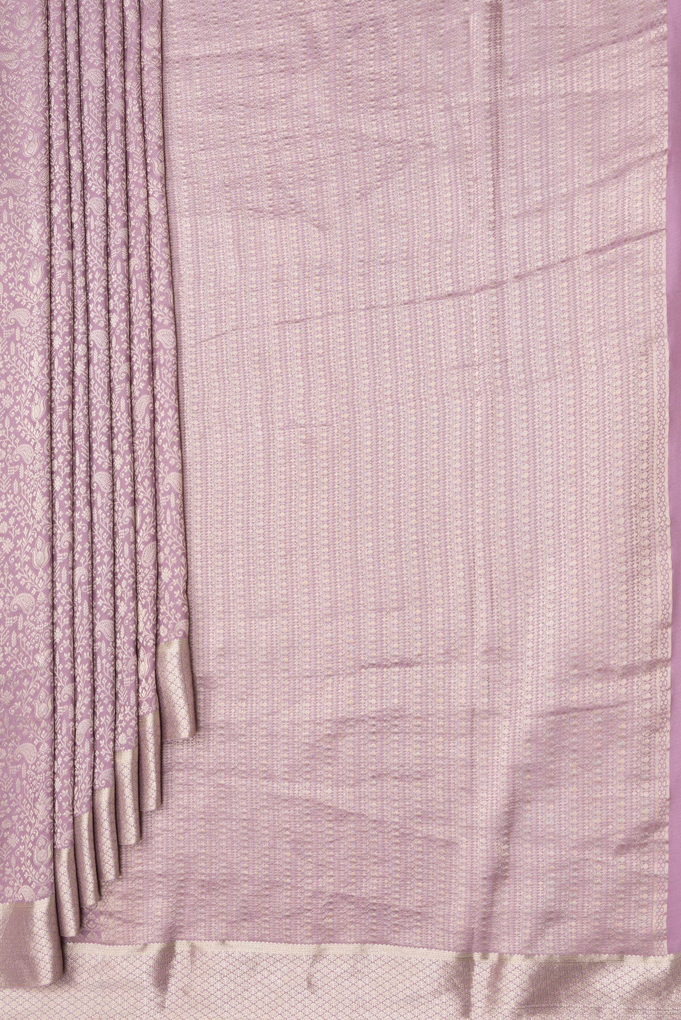 Pleats and pallu of Lavender Dual Tone Banarasi Georgette Saree with Zari Brocade on the body and Zari Border. 