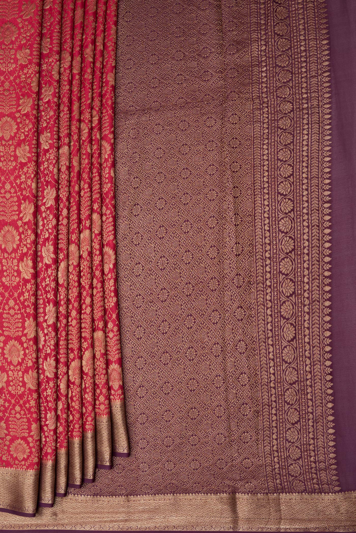 Pleats and pallu of Pink Dual Tone Mysore Crepe Saree with Zari Brocade on the body and Zari Border. 