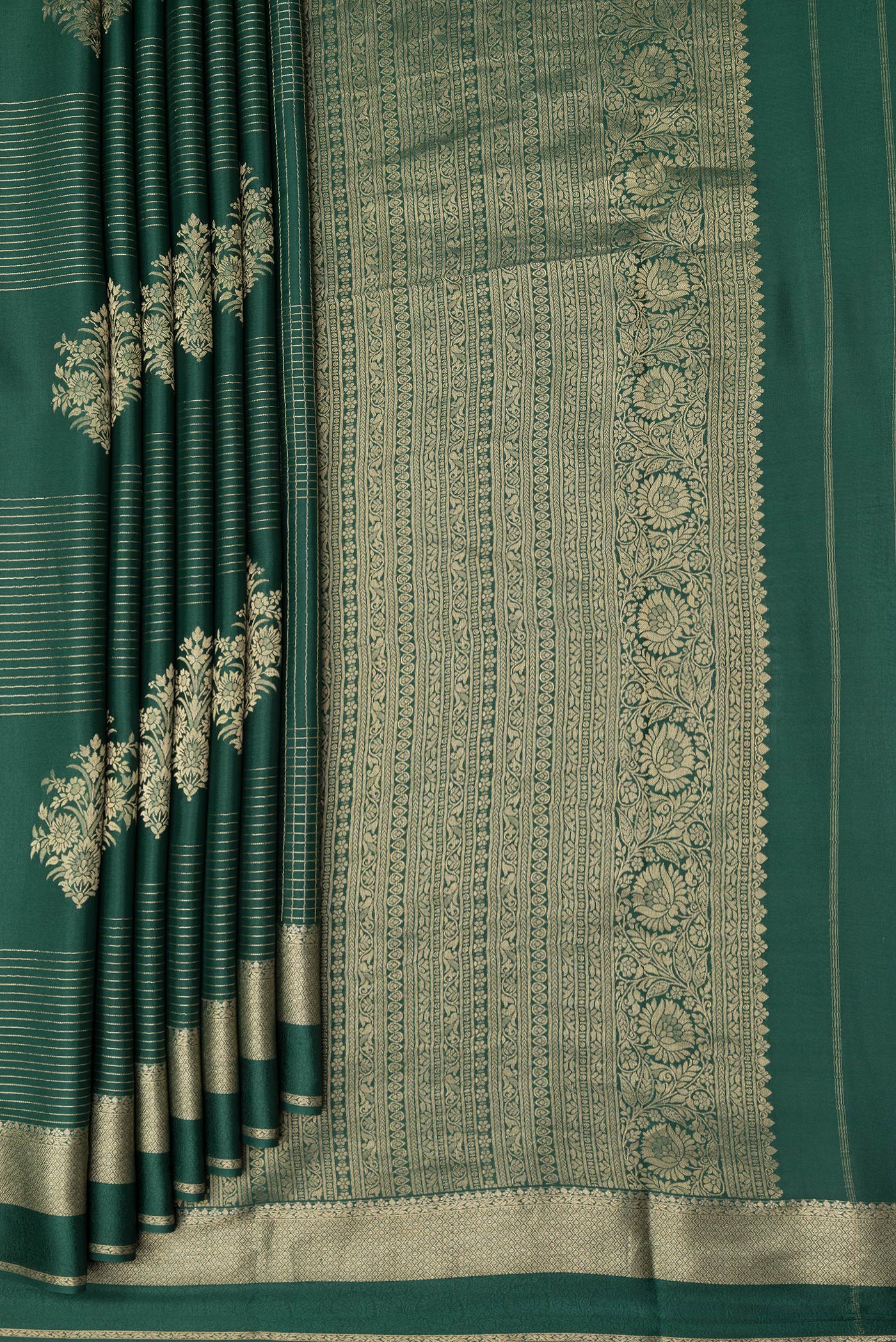 Pleats and pallu of Bottle Green Dual Tone Banarasi Georgette Saree with Checked design on the body and Zari Border. 