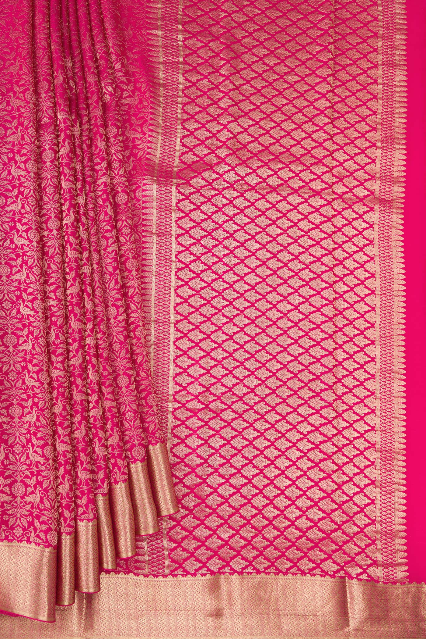 Pleats and pallu of Beige and Off White Dual Tone Georgette Saree with Zari Brocade on the body and Zari Border. 