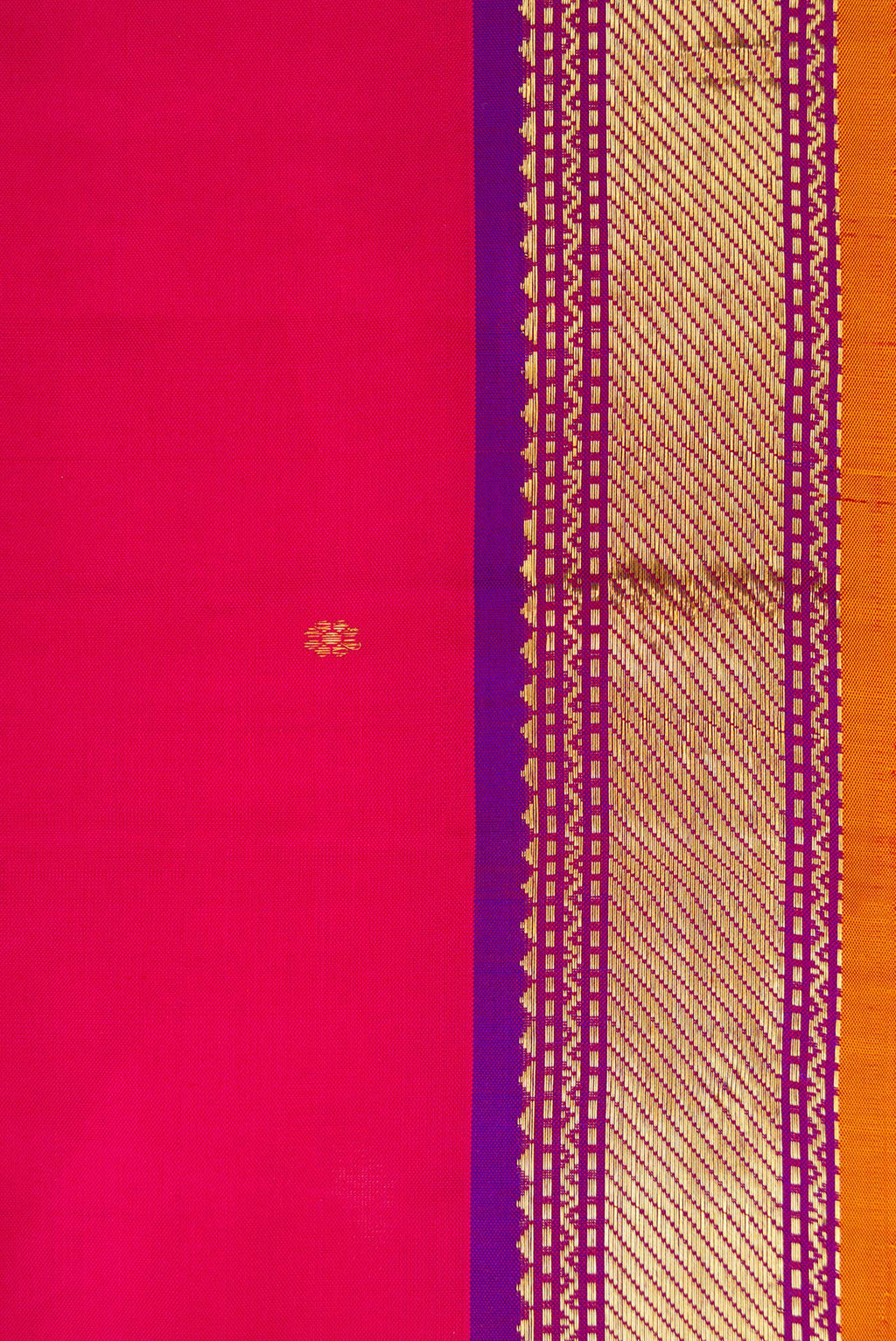 Border image of Dark Pink Dual Tone Kanchipuram Silk Saree with Zari Butta on the body and Zari Border. 