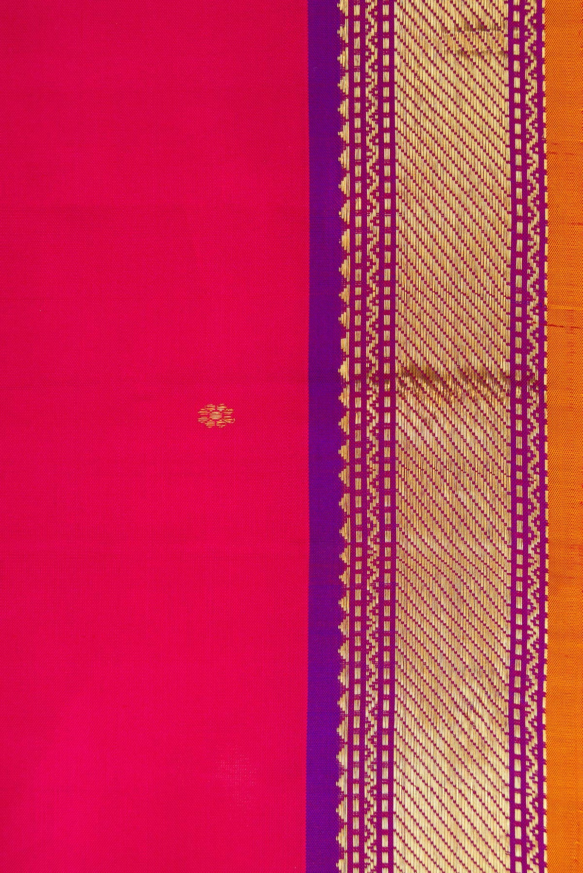 Border image of Dark Pink Dual Tone Kanchipuram Silk Saree with Zari Butta on the body and Zari Border. 