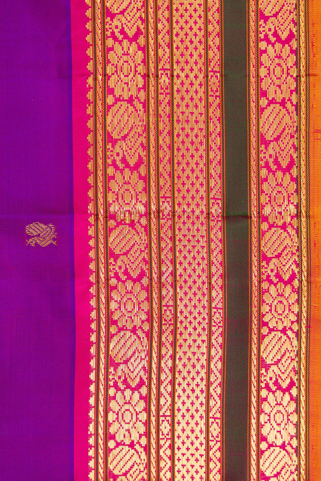 Border image of Purple Dual Tone Kanjivaram Silk Saree with Zari Butta on the body and Zari Border. 