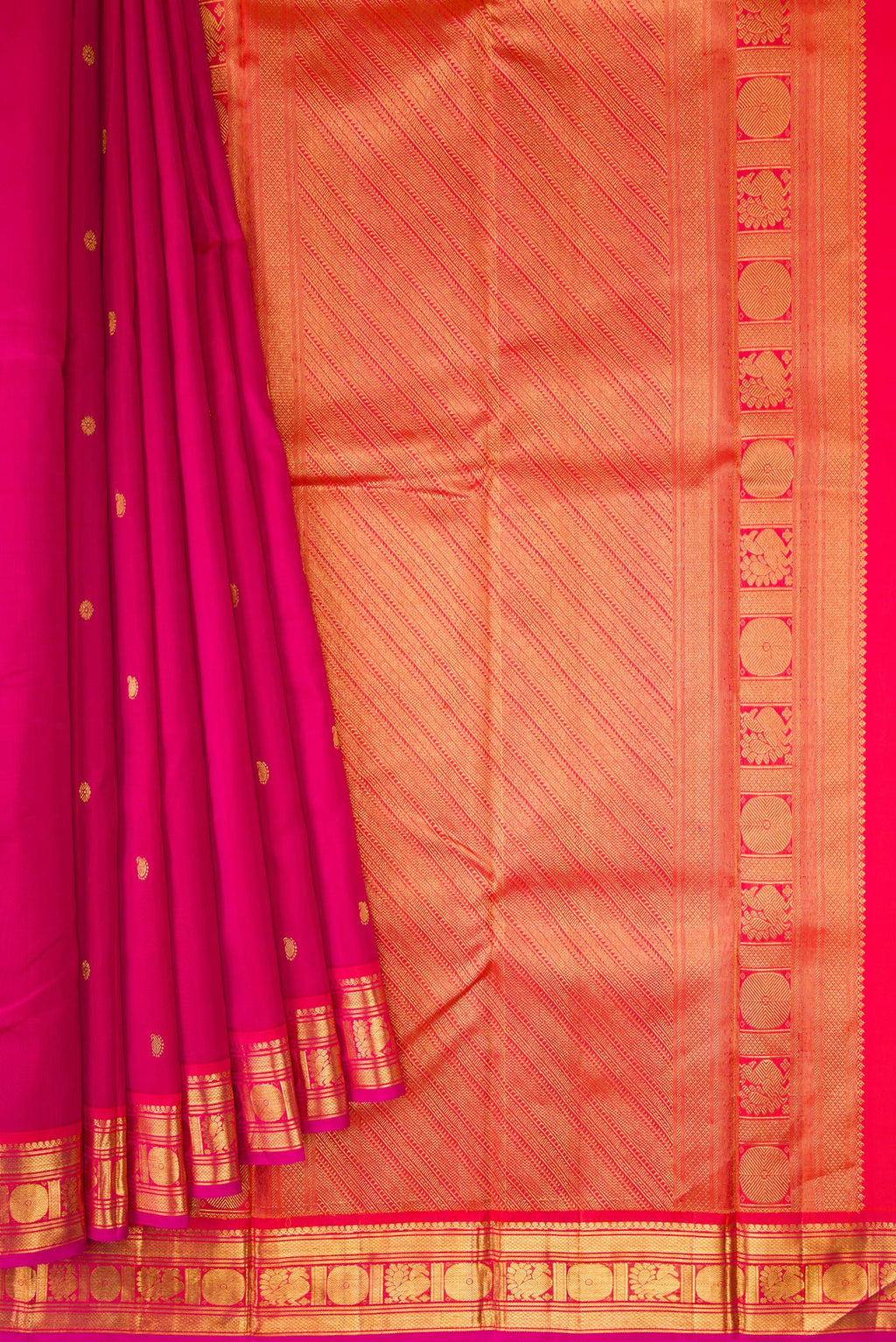 Pleats and pallu of Dark Pink Dual Tone Kanjivaram Silk Saree with Zari Butta on the body and Zari Border. 
