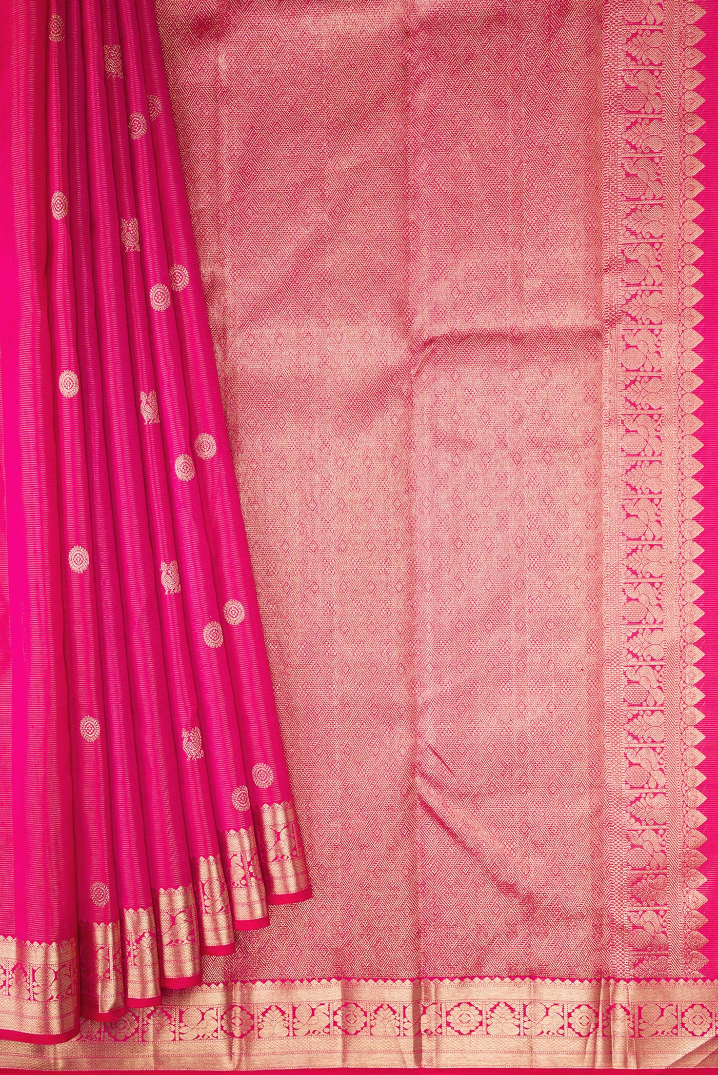 Pleats and pallu of Pink Dual Tone Kanjivaram Silk Saree with Zari Butta on the body and Zari Border. 