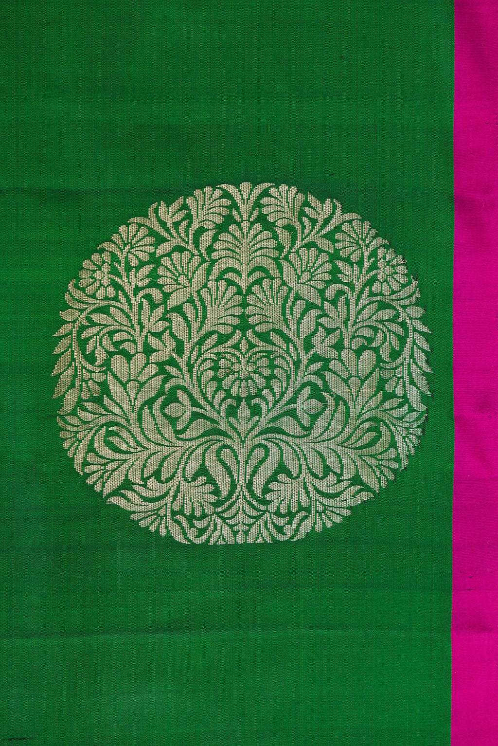 Border image of Green Dual Tone Soft Silk Saree with Zari Butta on the body and Plain Border. 