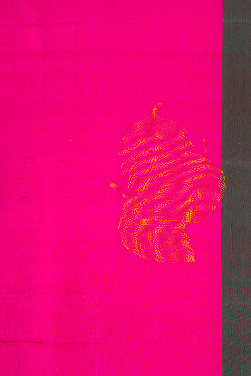 Border image of Magenta Dual Tone Soft Silk Saree with Thread Butta on the body and Plain Border. 