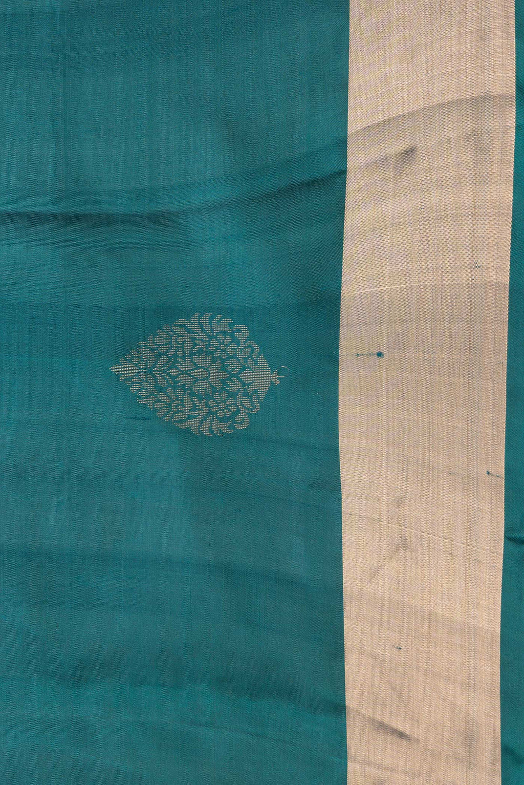 Border image of Green Dual Tone Soft Silk Saree with Zari Butta on the body and Zari Border. 