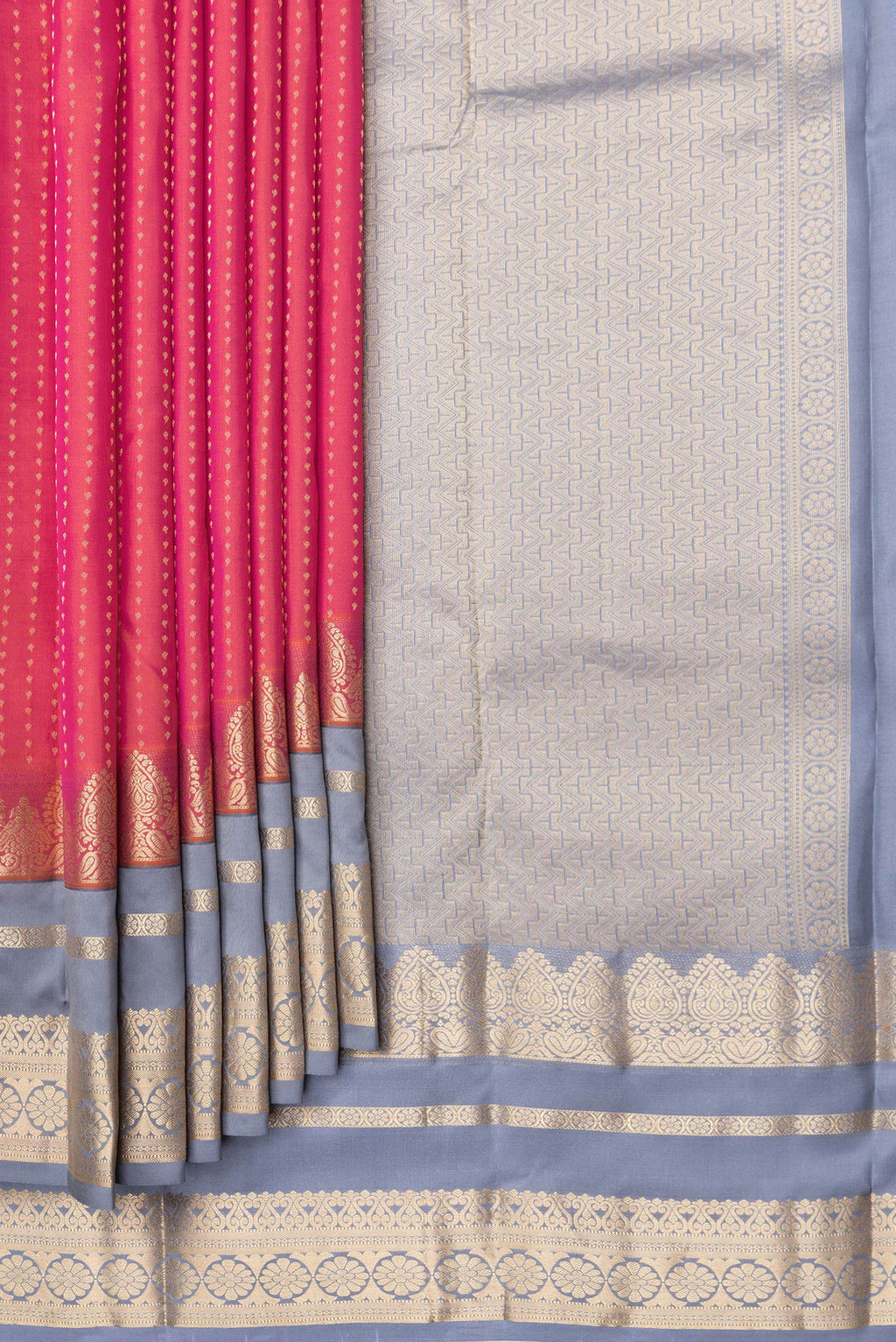 Pleats and pallu of Pink Dual Tone Kanchipuram Silk Saree with Zari Butta on the body and Zari Border. 