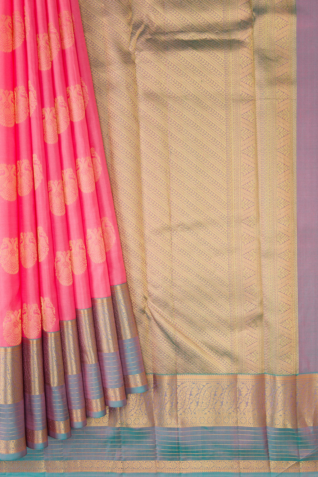 Pleats and pallu of Pink Dual Tone Kanjivaram Silk Saree with Zari Butta on the body and Zari Border. 